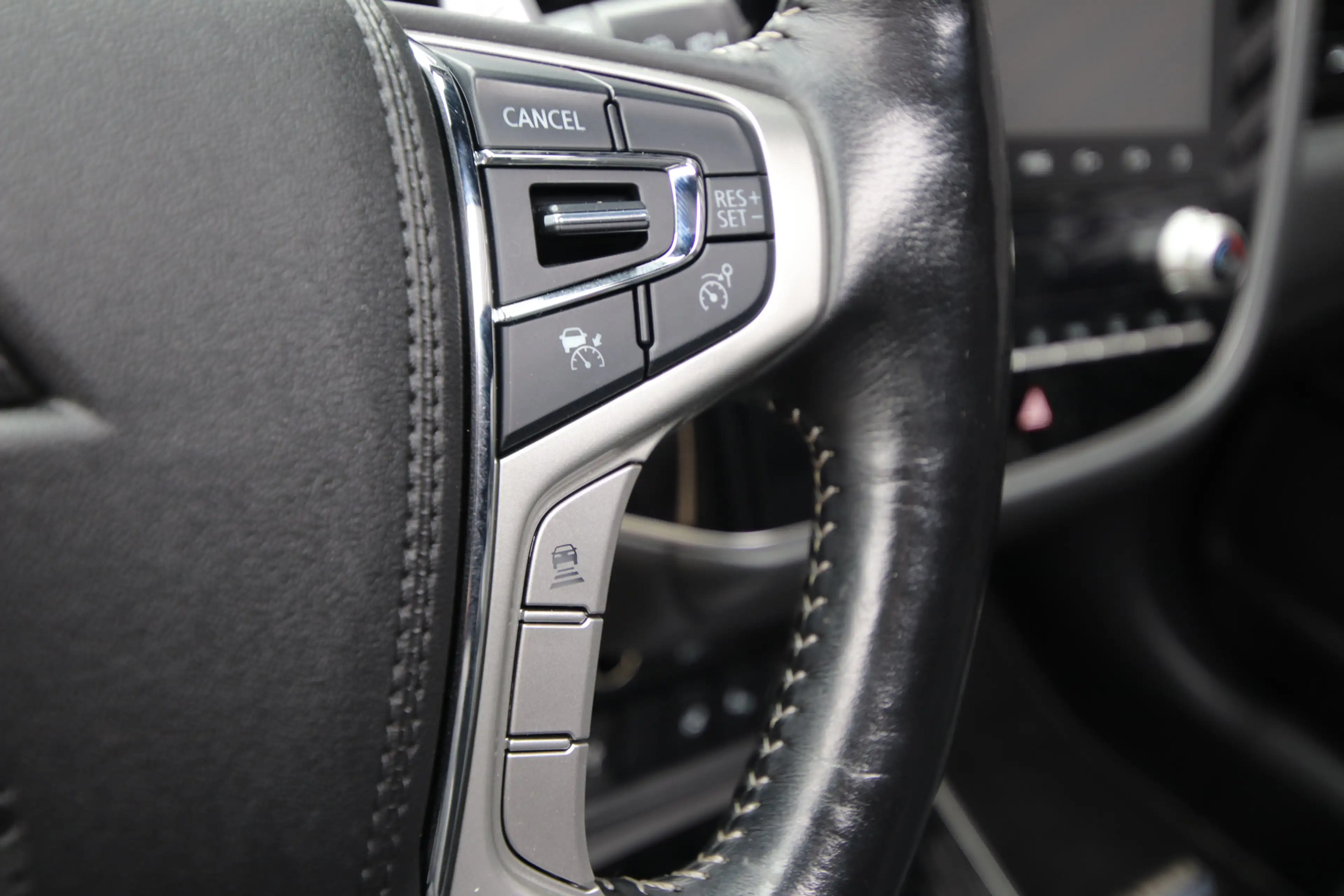 Mitsubishi Outlander 2.4 PHEV Instyle Opendak, Adaptive Cruise — photo 8