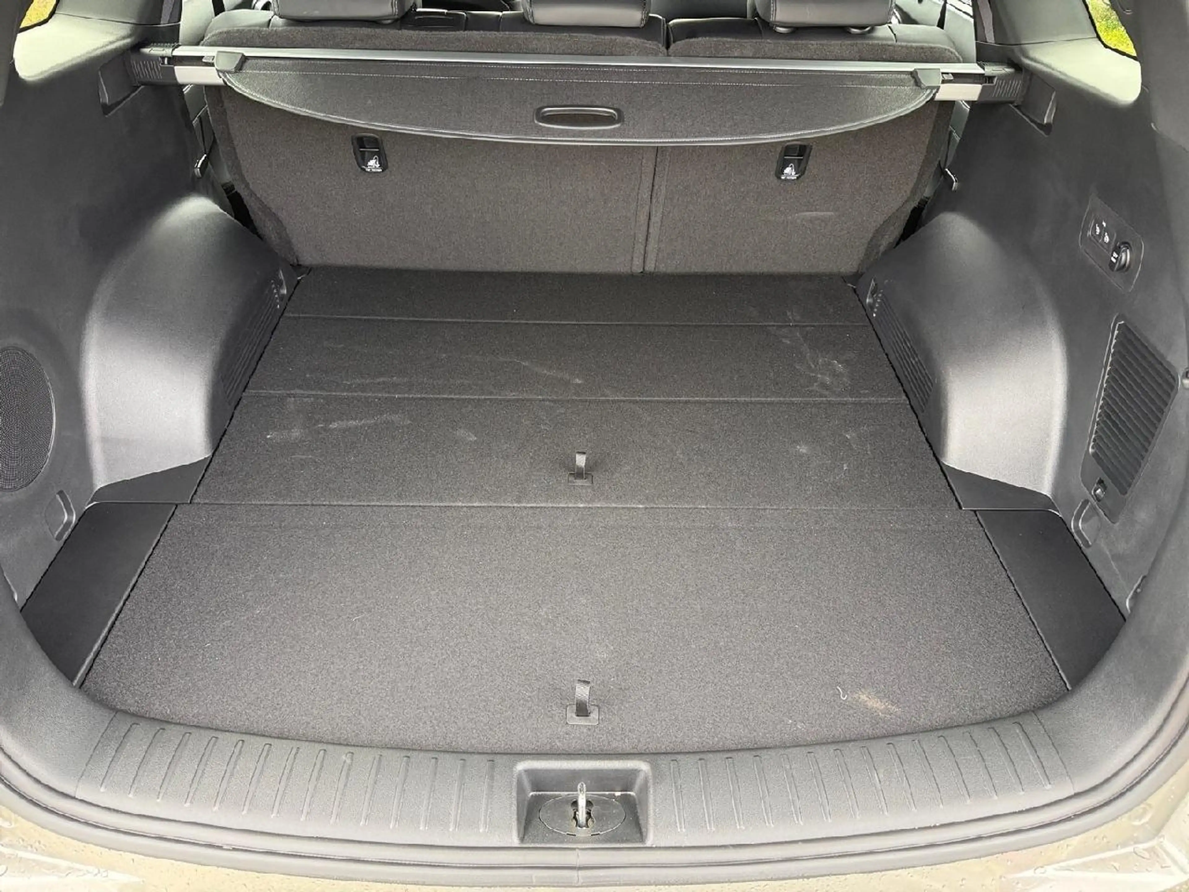 Kia Sorento Platinum 4WD Plug-In Hybrid — photo 15