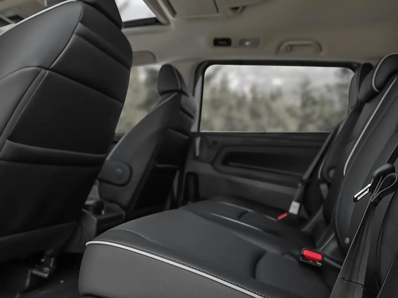 Honda Odyssey снимка Honda Odyssey