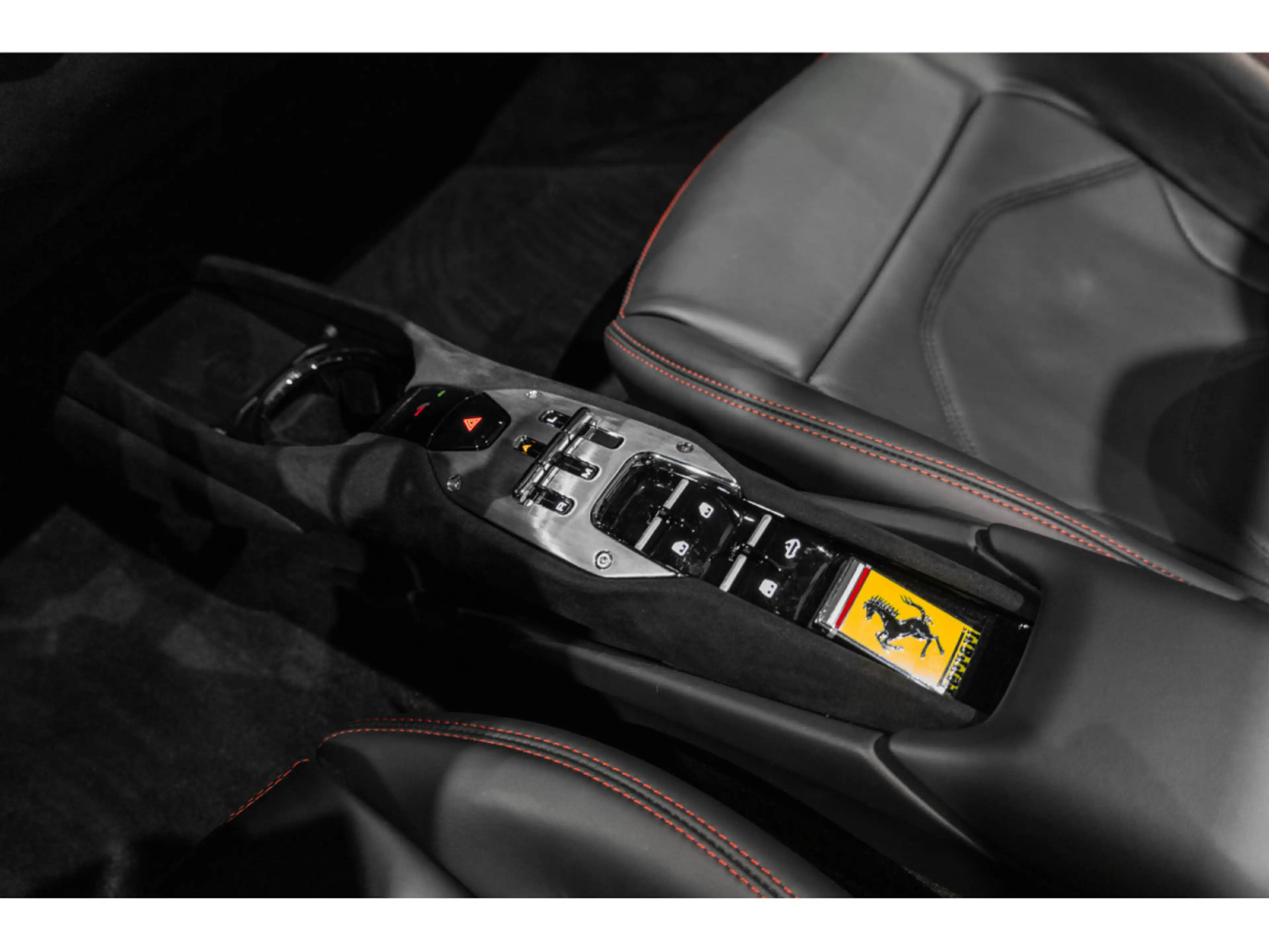 Ferrari 296 GTS NERO DS 1250 V6 BI-TURBO — photo 11