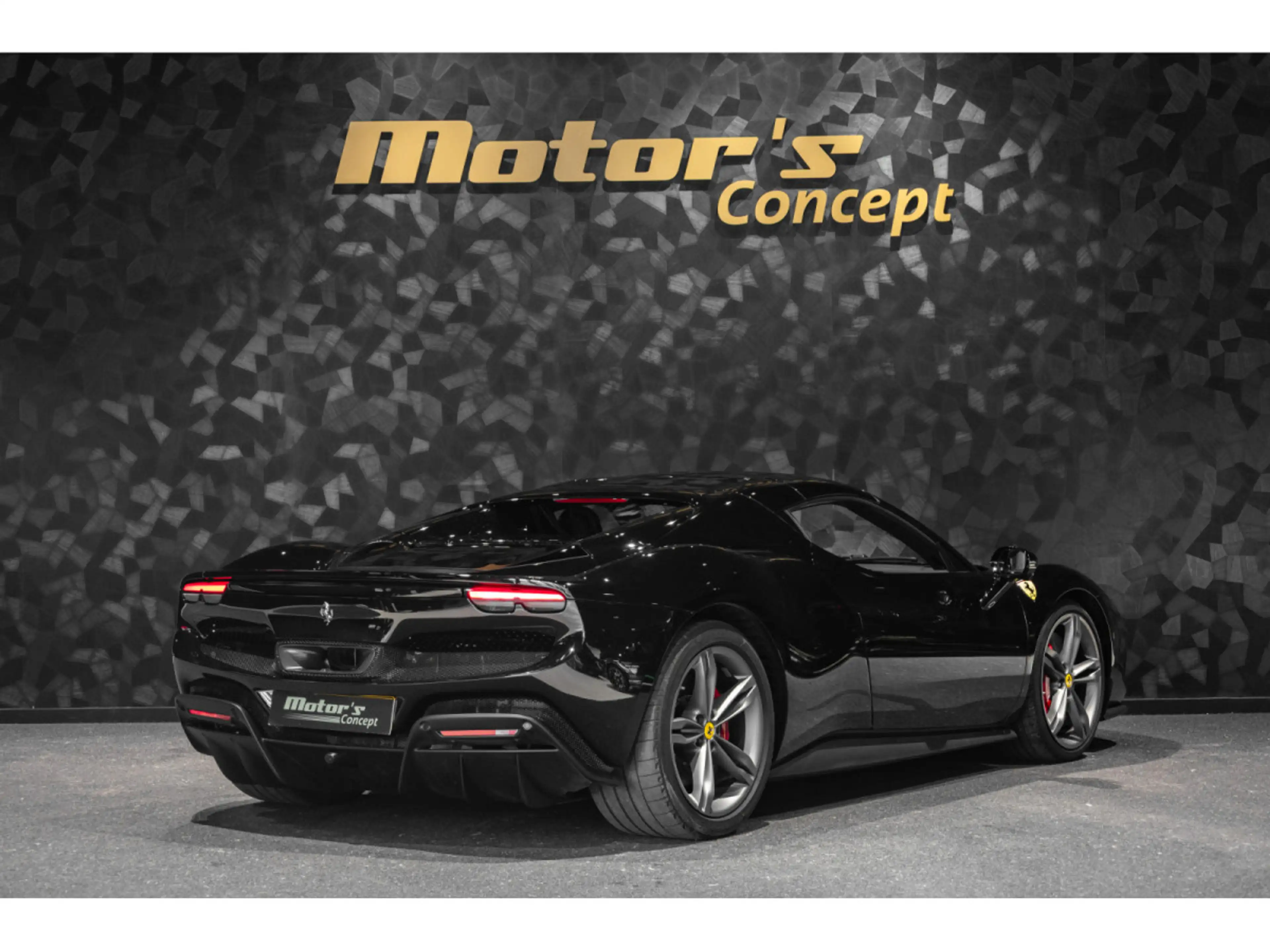 Ferrari 296 GTS NERO DS 1250 V6 BI-TURBO — photo 3