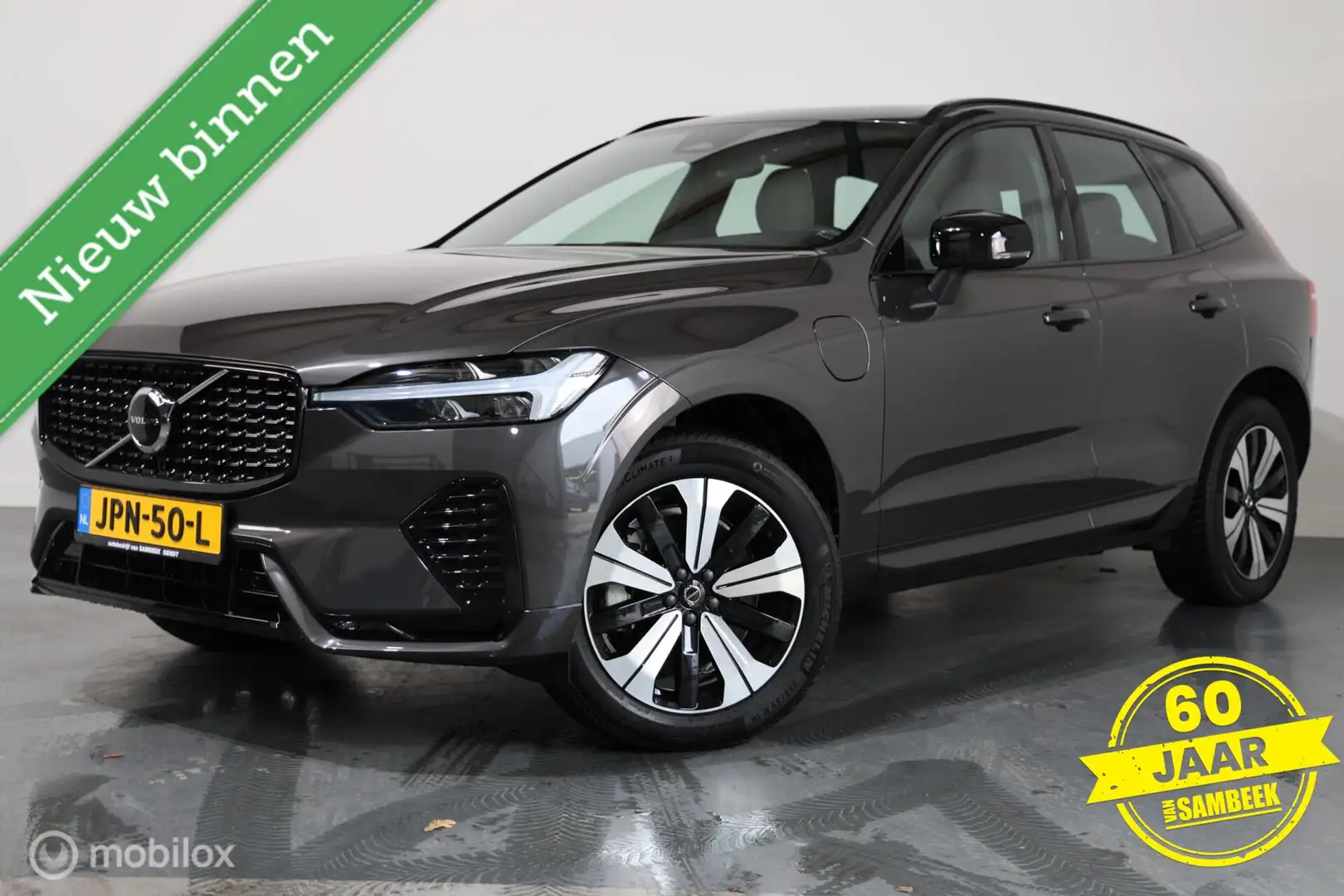Volvo XC60 2.0 T6 PHEV AWD Plus Dark-PANO-H&K AUDIO- MEMORY-W Grijs - 1