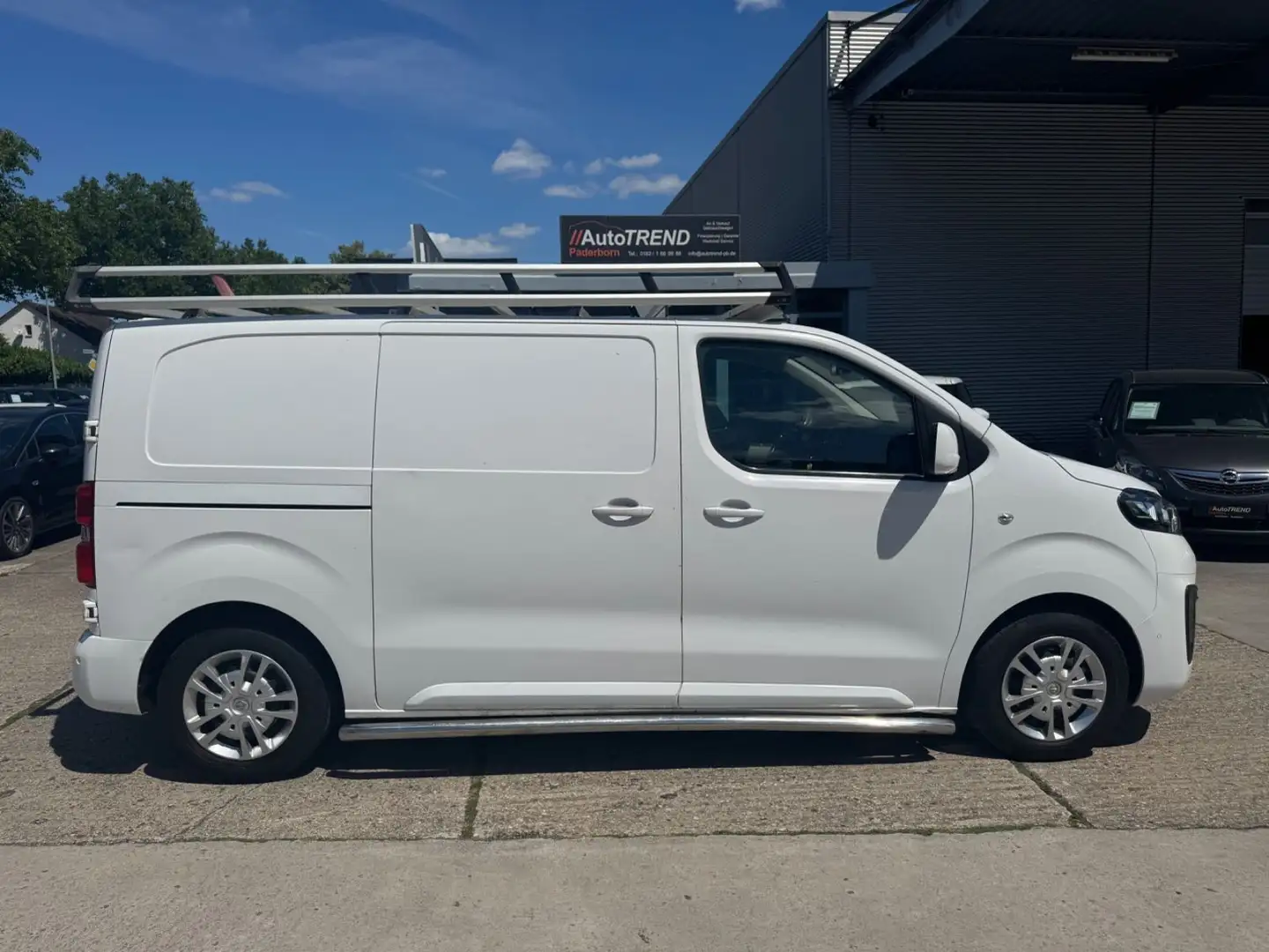 Opel Vivaro Kasten Innovation M*Automatik*AHK*Kamera Weiß - 1