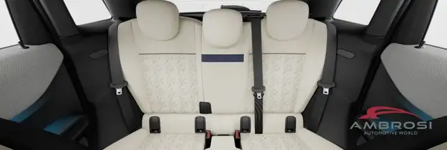 Mini Hatch view 10