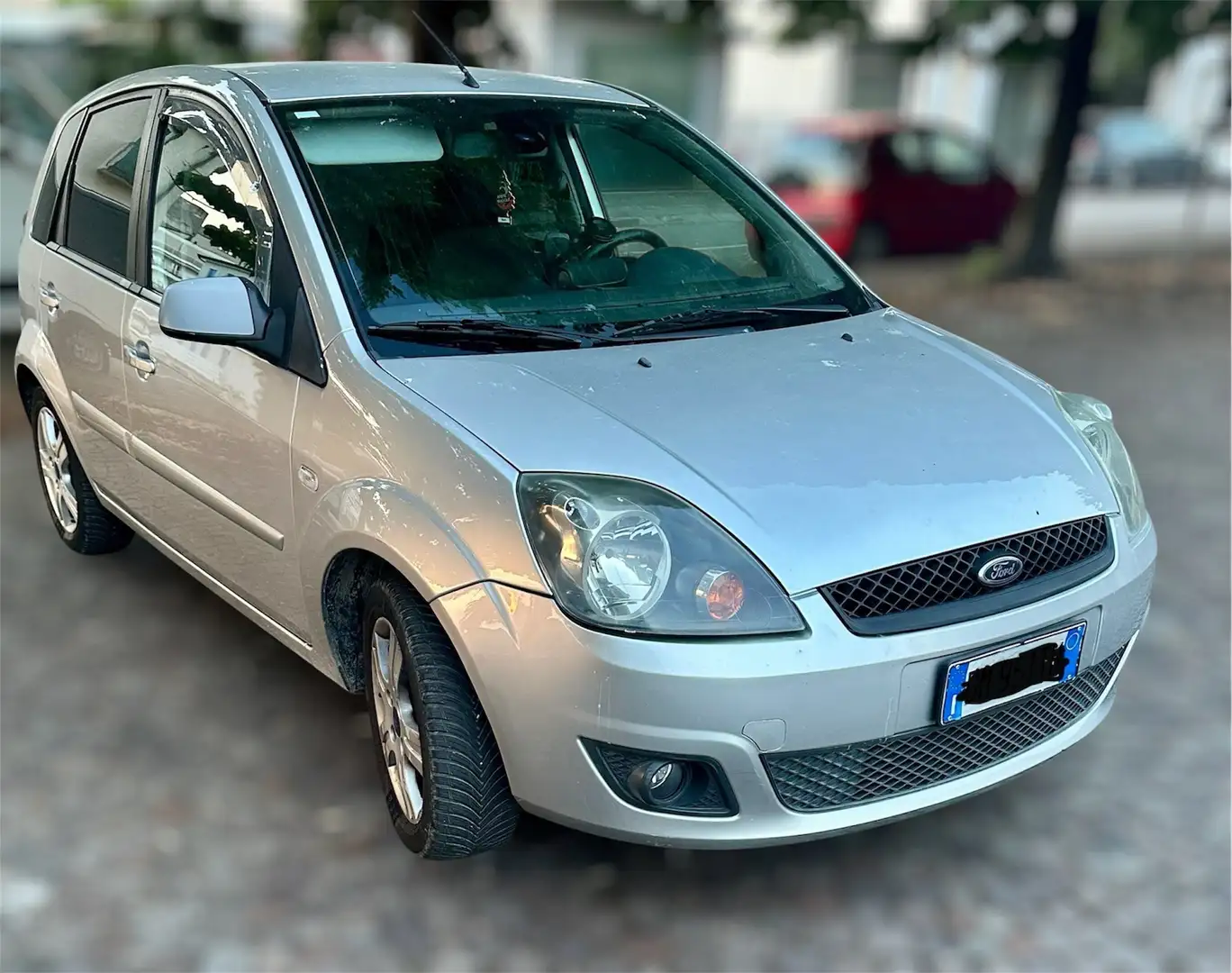 Ford Fiesta Fiesta 5p 1.4 tdci Ghia Argento - 1