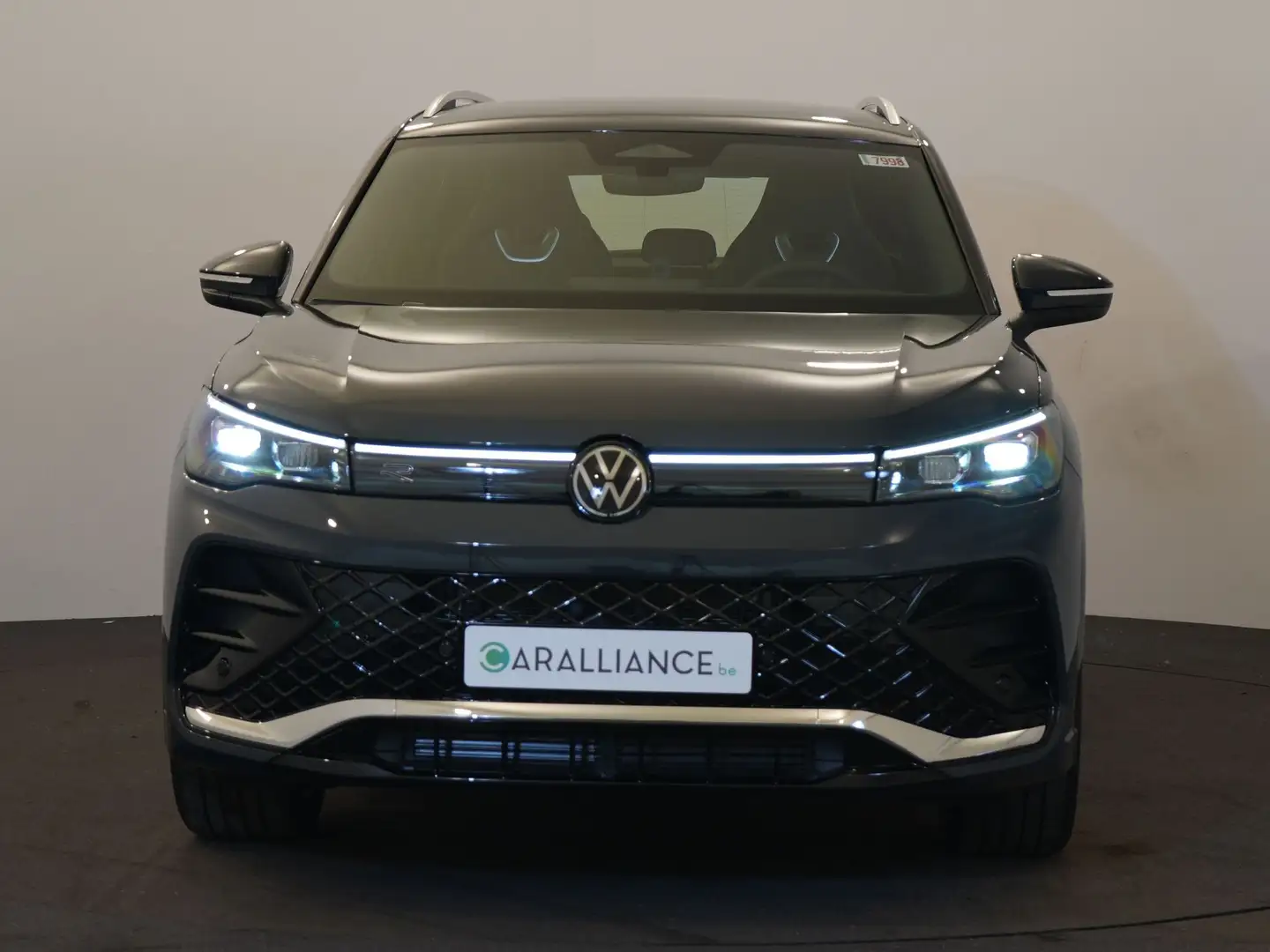 Volkswagen Tiguan R-line 1.5eTSI|NAVbyAPP|Info12.9"|ParkAssist+|LEDP Grijs - 2