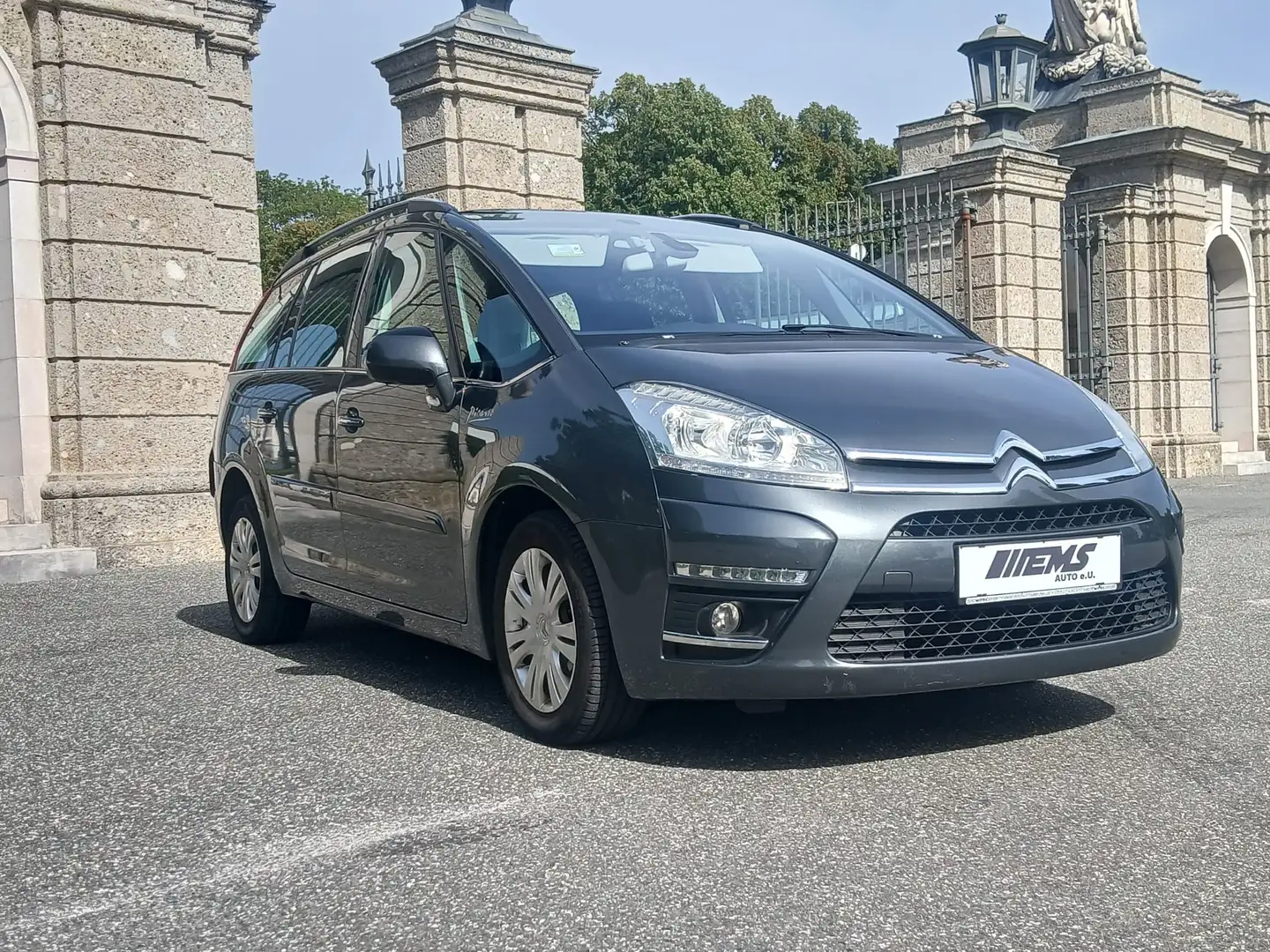 Citroen Grand C4 Picasso *PICKERL*110tKm*PDC*7 SITZE* Grau - 1