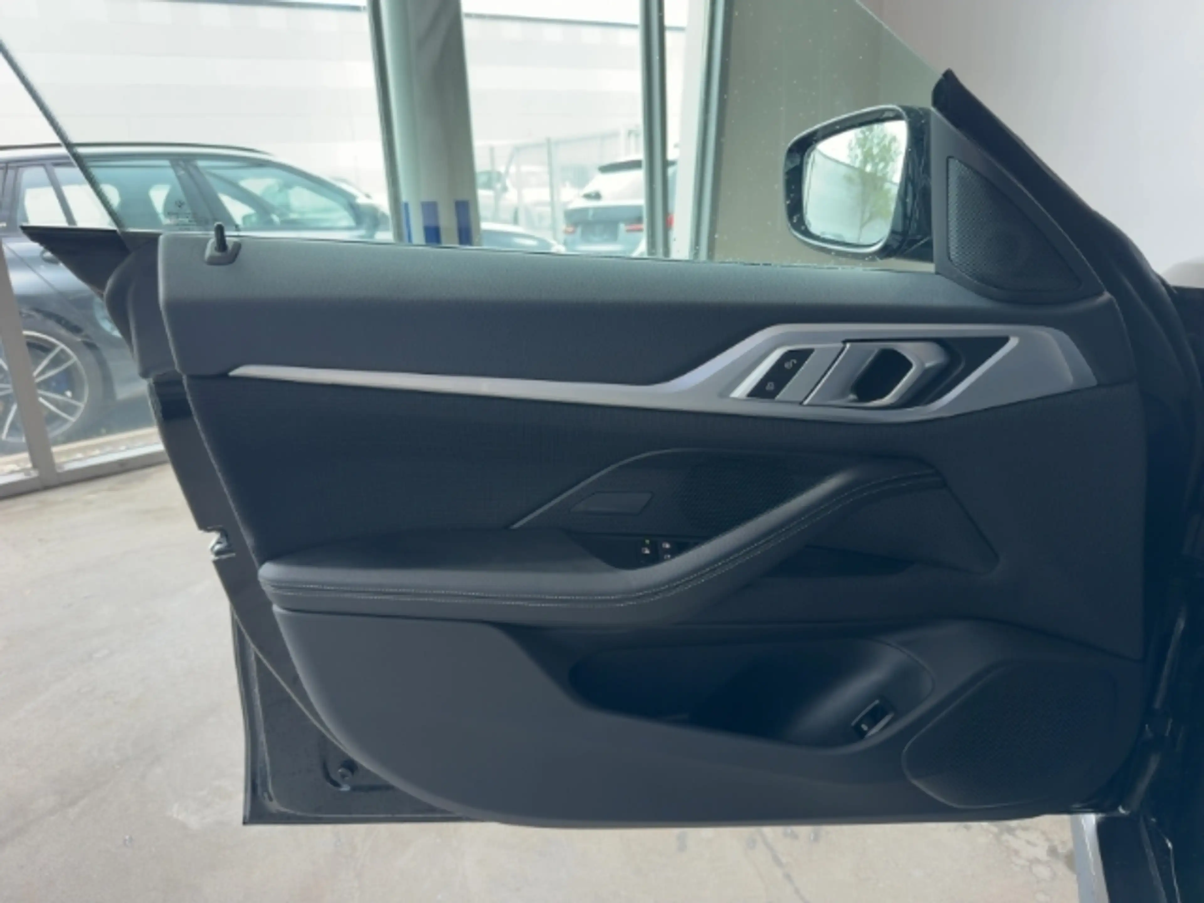 BMW i4 eDrive35 Gran Coupe Soundsystem LED El. Heckklappe — photo 12
