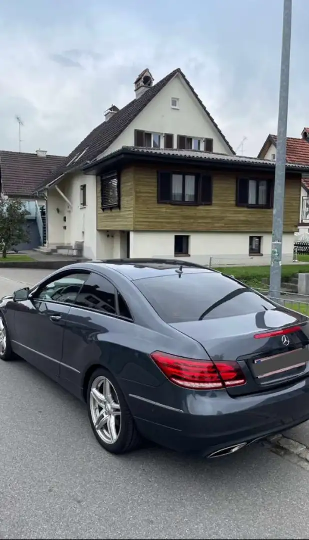 Mercedes-Benz E 220 CDI Automatik Grau - 2