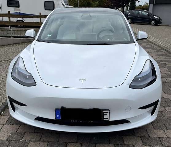 Imagine Tesla Model 3 Standard Reichweite Plus Hinterradantrieb