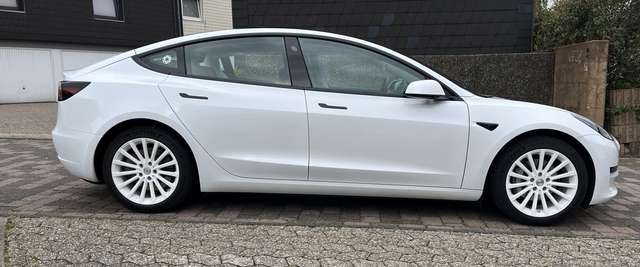 Tesla Model 3 Standard Reichweite Plus Hinterradantrieb