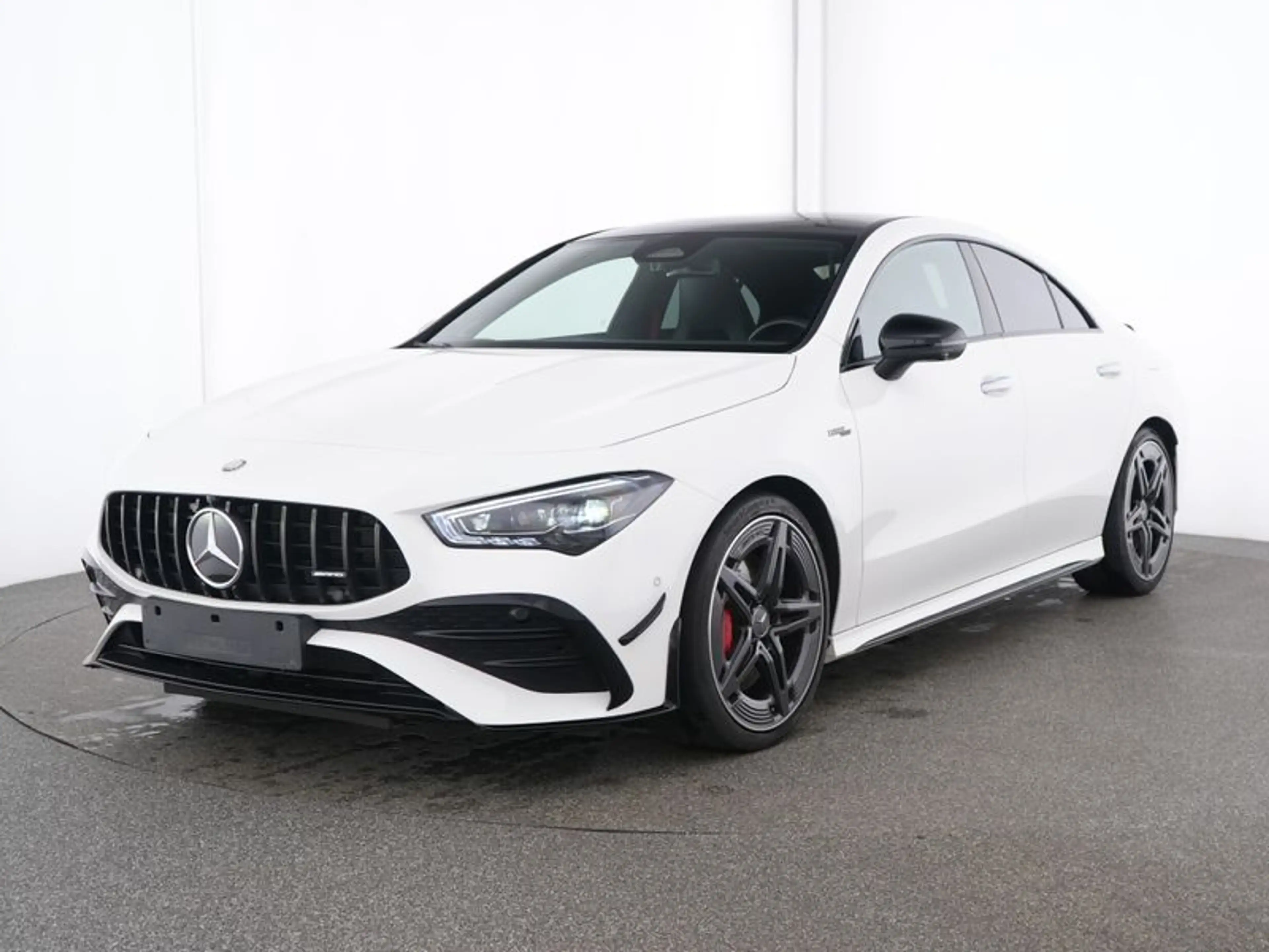 Mercedes-Benz CLA 35 AMG 4M Night Aero Standh Pano 360 19" — photo 2