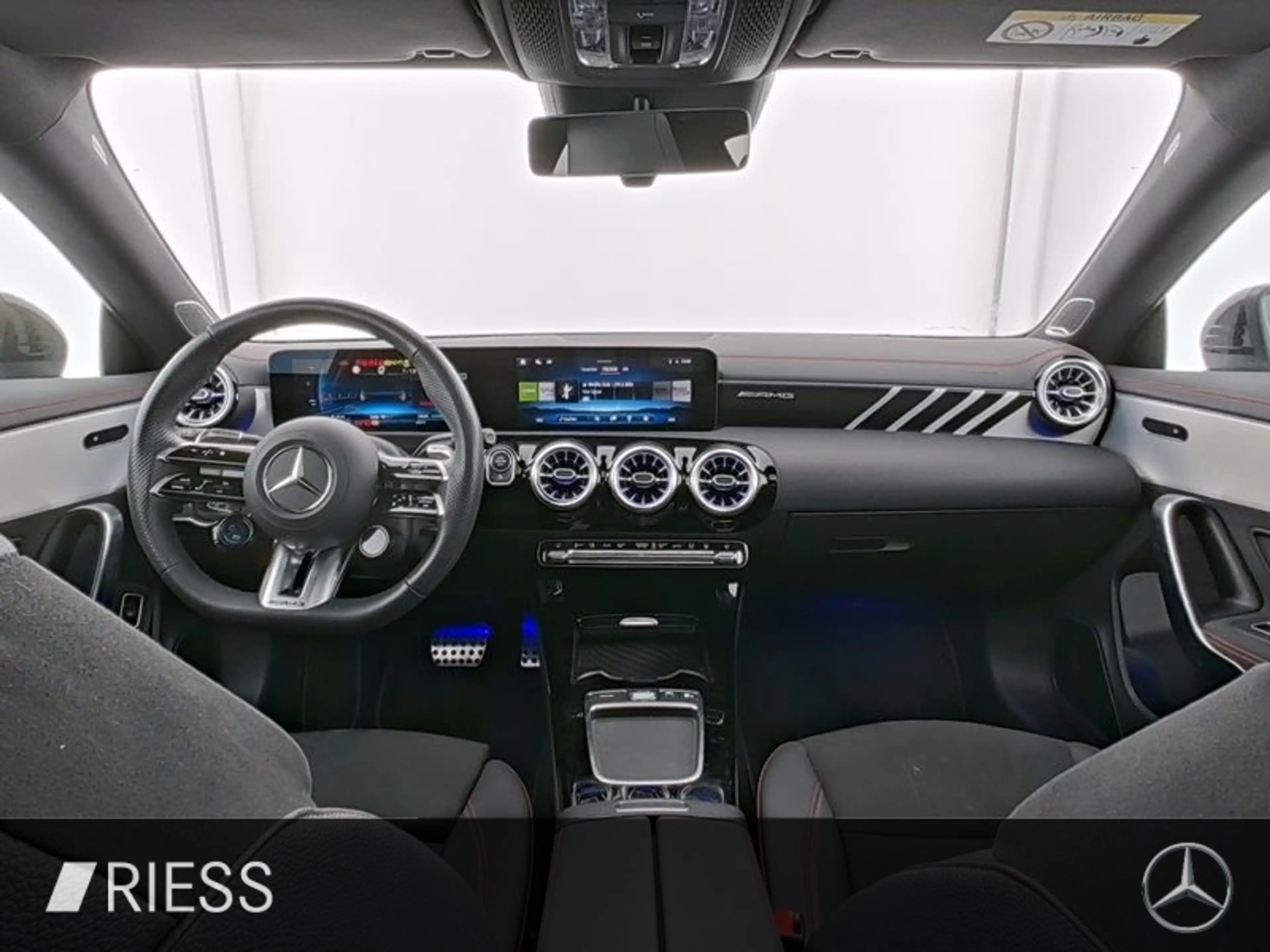 Mercedes-Benz CLA 35 AMG 4M Night Aero Standh Pano 360 19" — photo 7