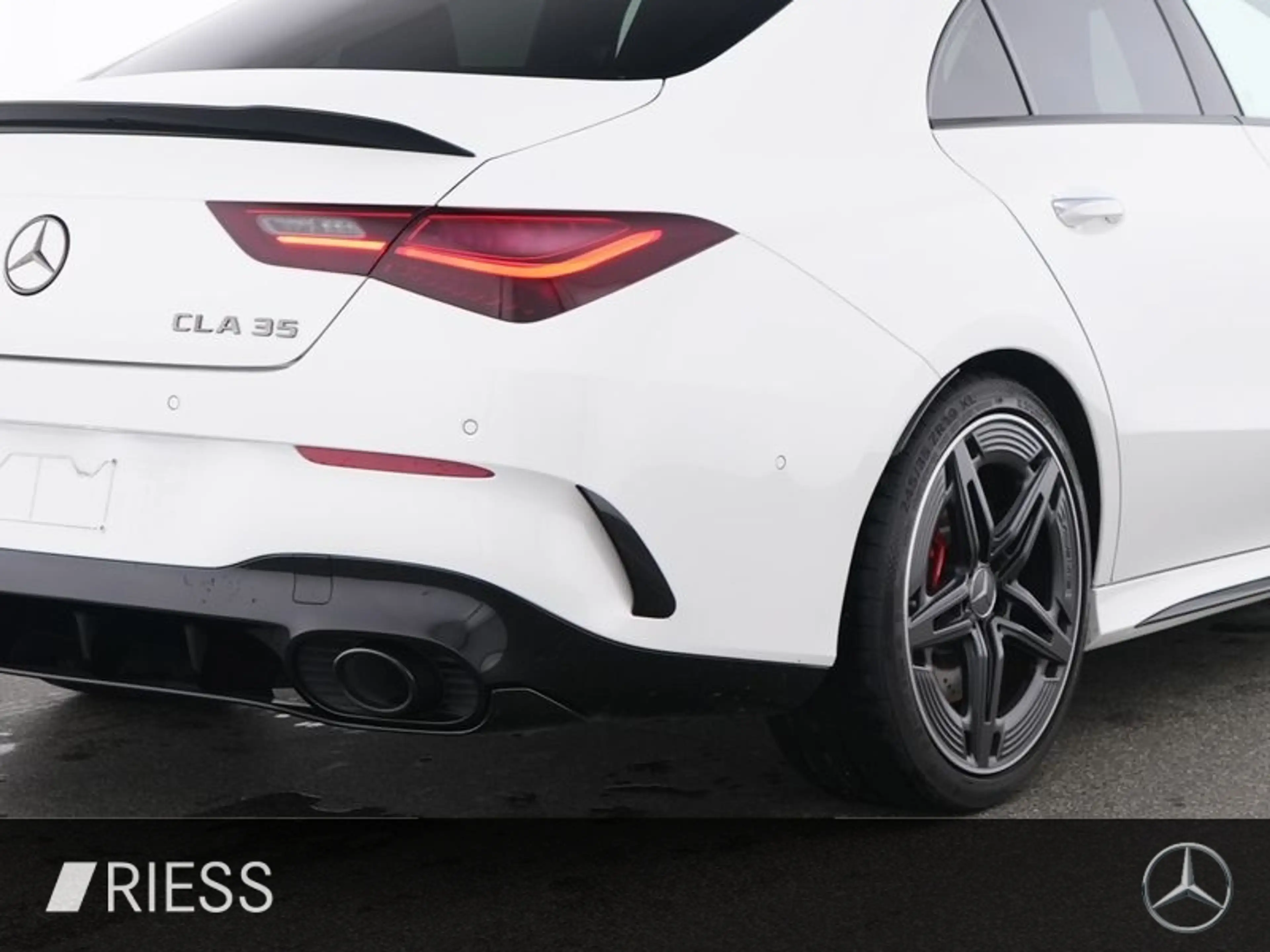 Mercedes-Benz CLA 35 AMG 4M Night Aero Standh Pano 360 19" — photo 5