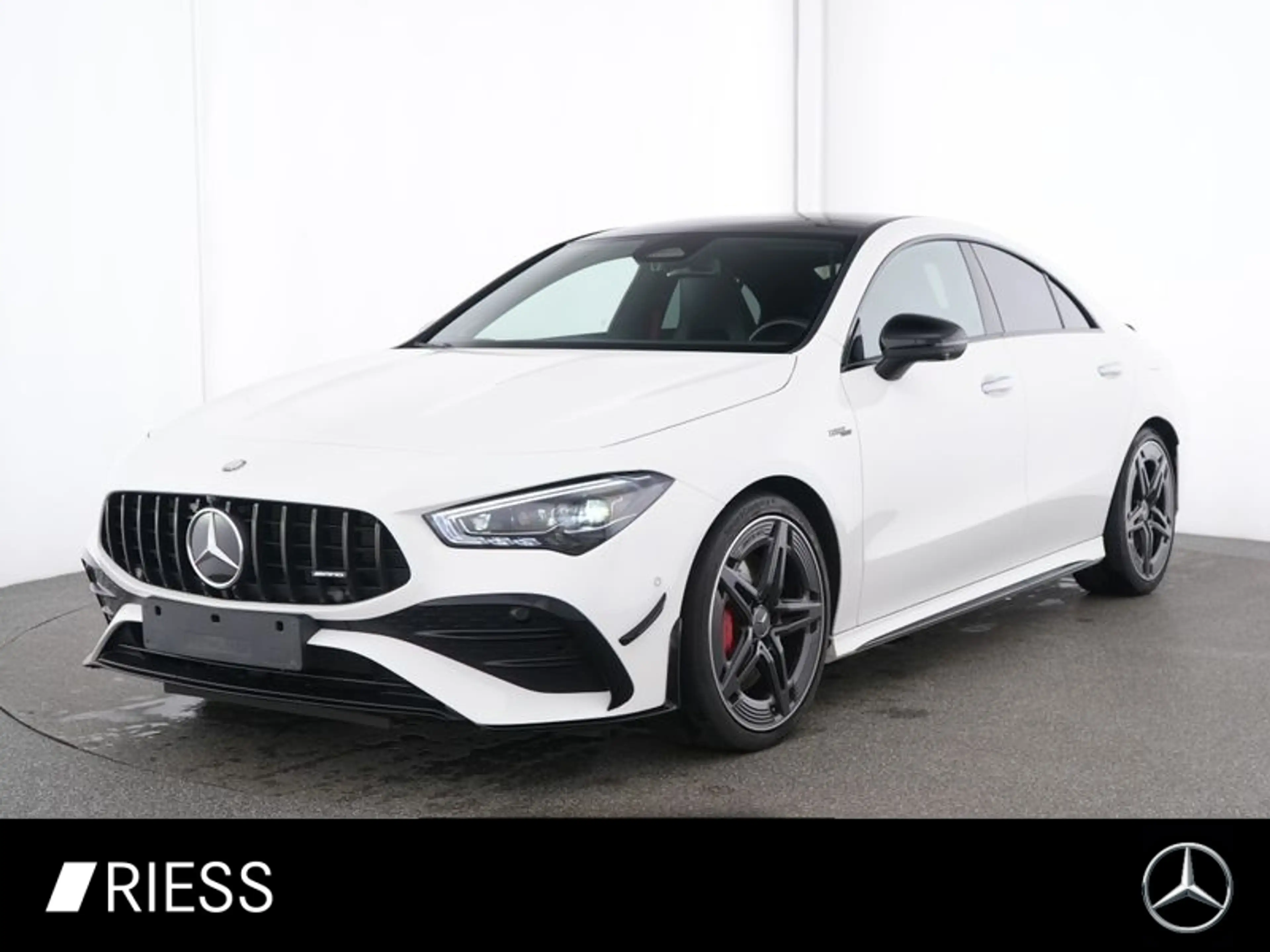 Mercedes-Benz CLA 35 AMG 4M Night Aero Standh Pano 360 19"