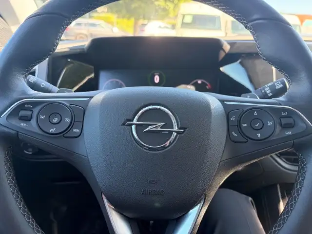 Opel Grandland view 9