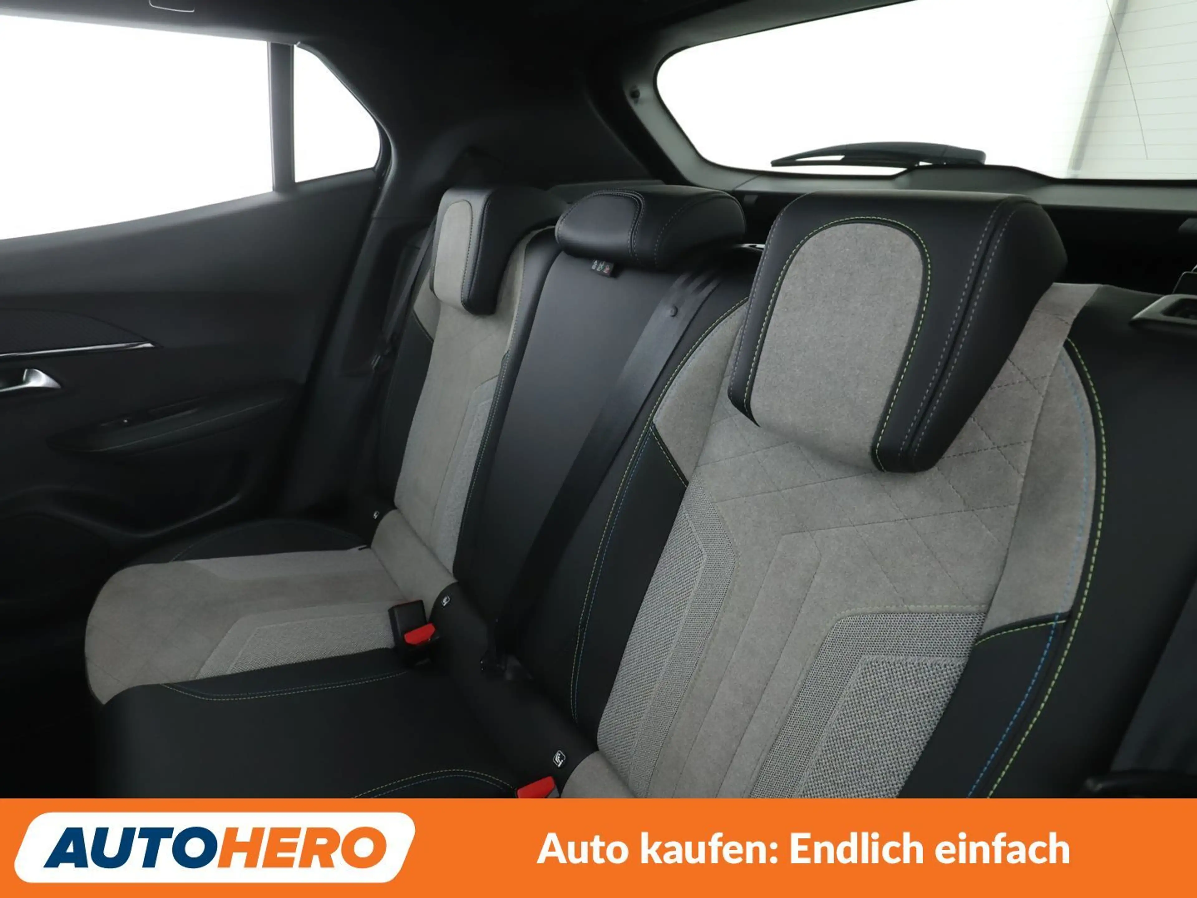 Peugeot e-2008 electric drive 100 kW GT Pack*NAVI*ACC*PDC*SHZ* — photo 14