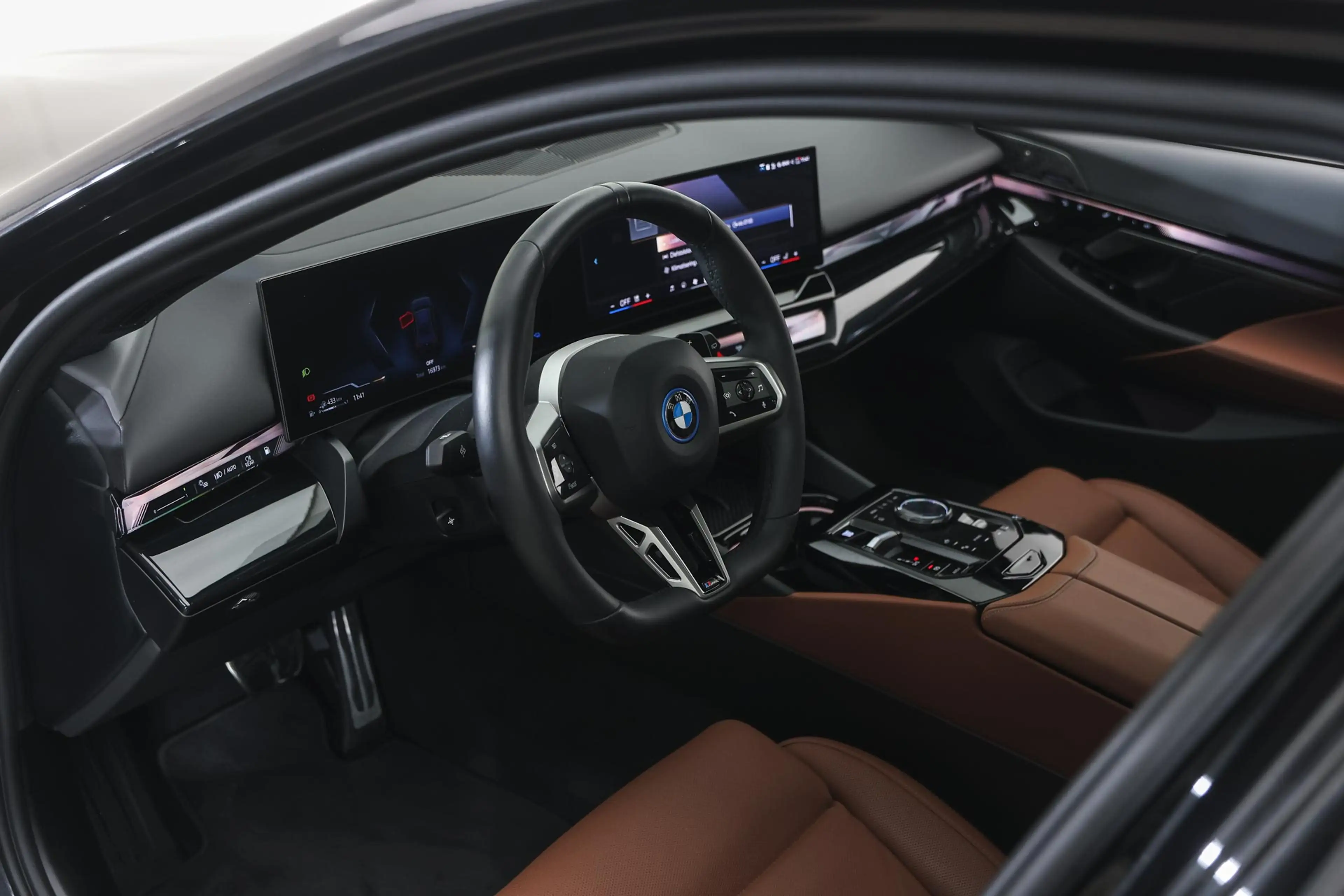 BMW 550 5 Serie Touring 550e xDrive M Sport Automaat / Tre — photo 8