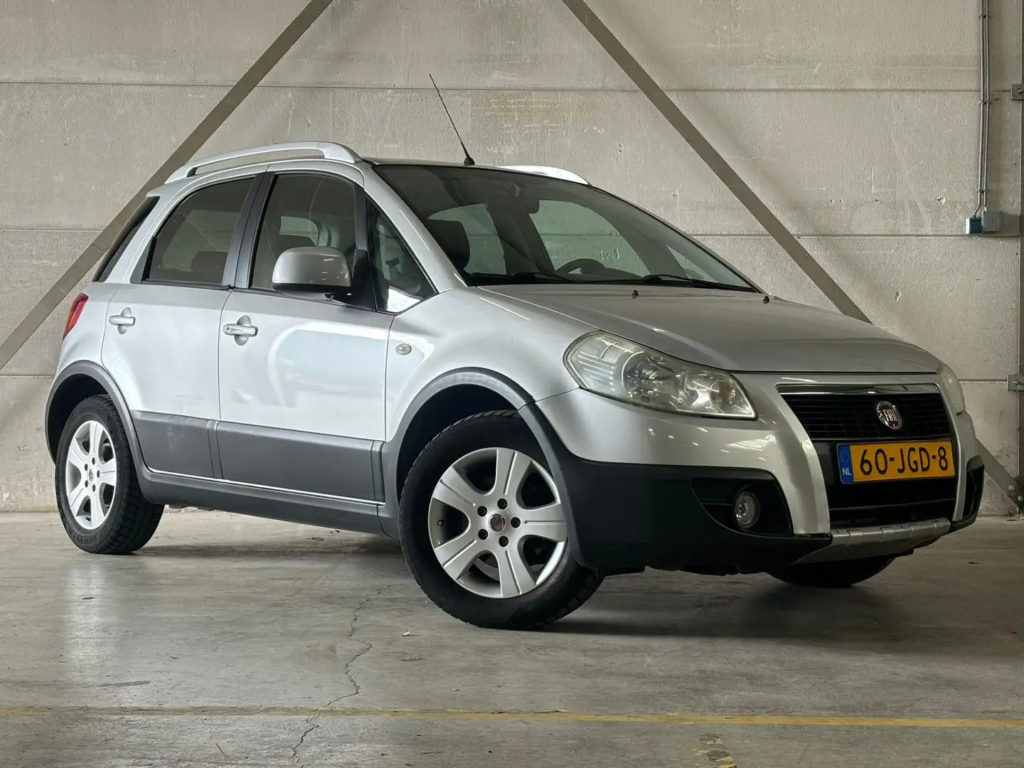 Fiat Sedici 1.6-16V Emotion - Automaat - Trekhaak - Airco Gris - 2