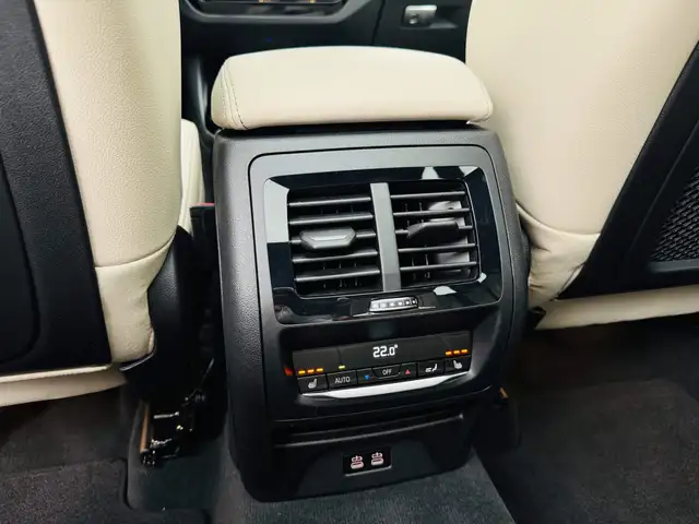 BMW X3 view 4