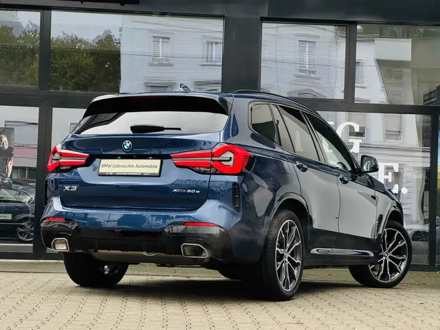 BMW X3 view 2