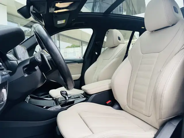 BMW X3 view 8