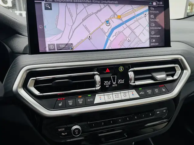 BMW X3 view 12