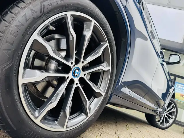 BMW X3 view 5