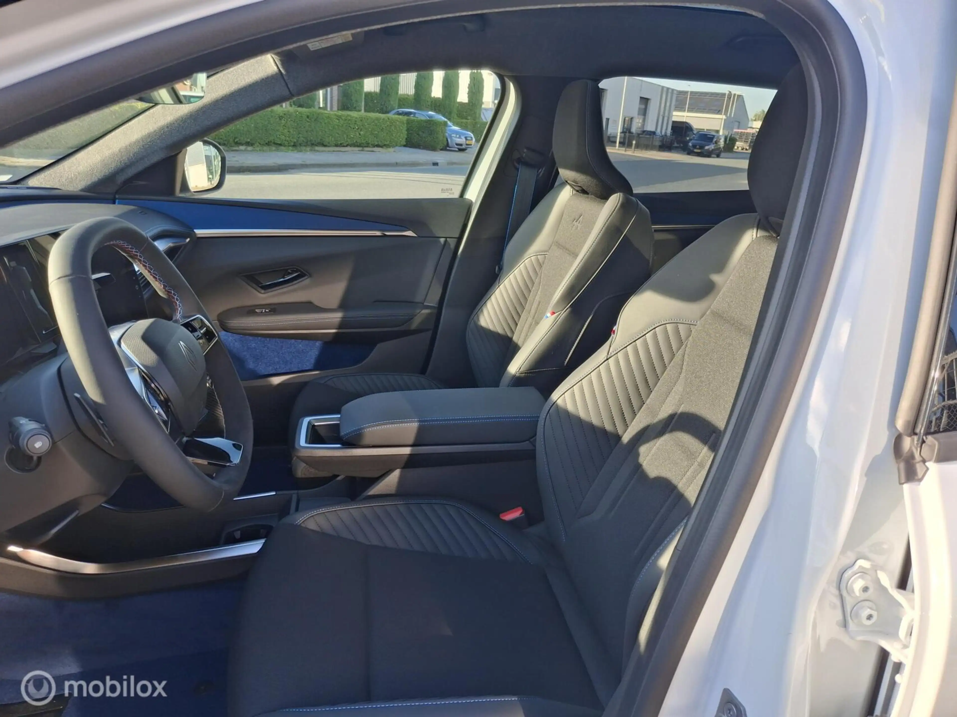 Renault Scenic E-Tech EV87 long range esprit Alpine — photo 7