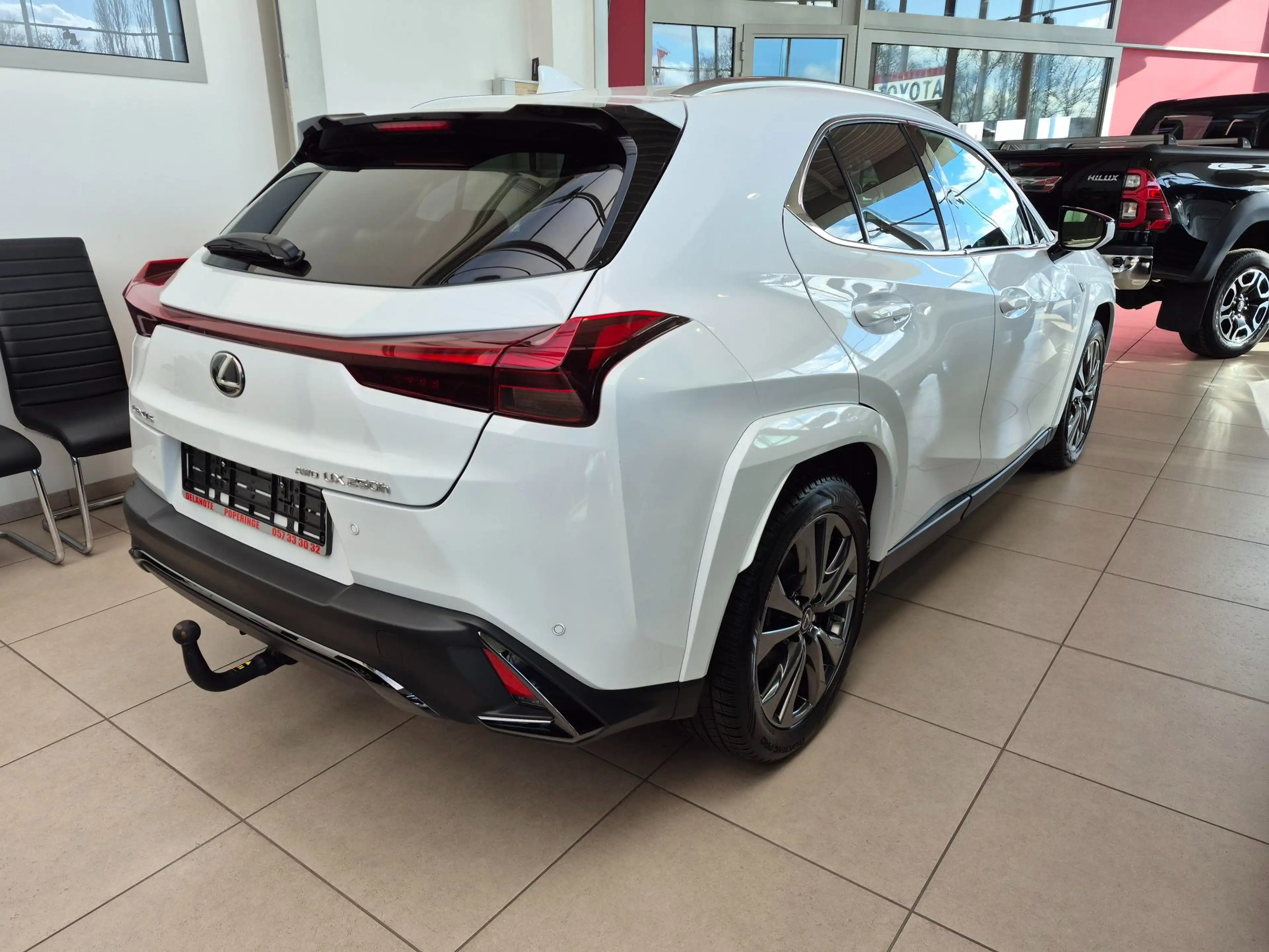 Lexus UX 250h AWD F-SPORT LINE +LEDER +Mark Levinson +360°Cam — photo 8