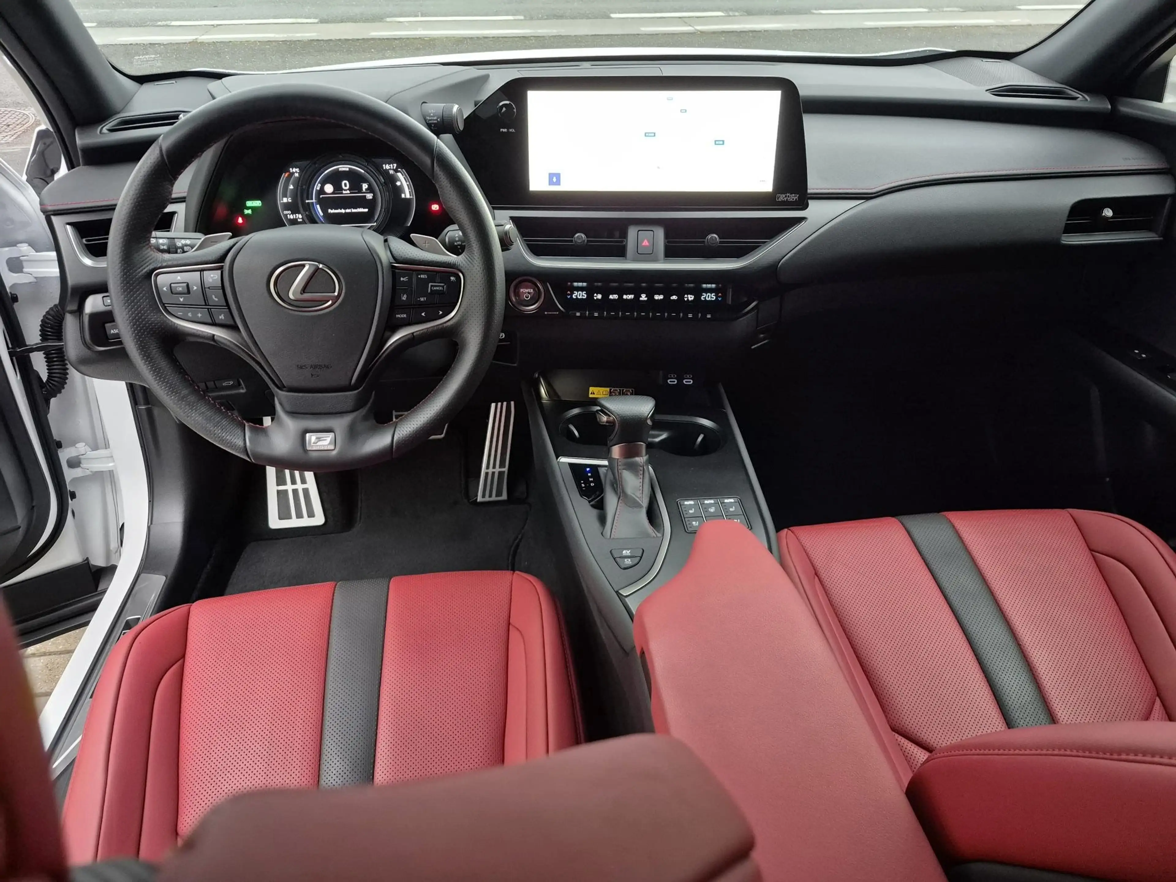 Lexus UX 250h AWD F-SPORT LINE +LEDER +Mark Levinson +360°Cam — photo 15