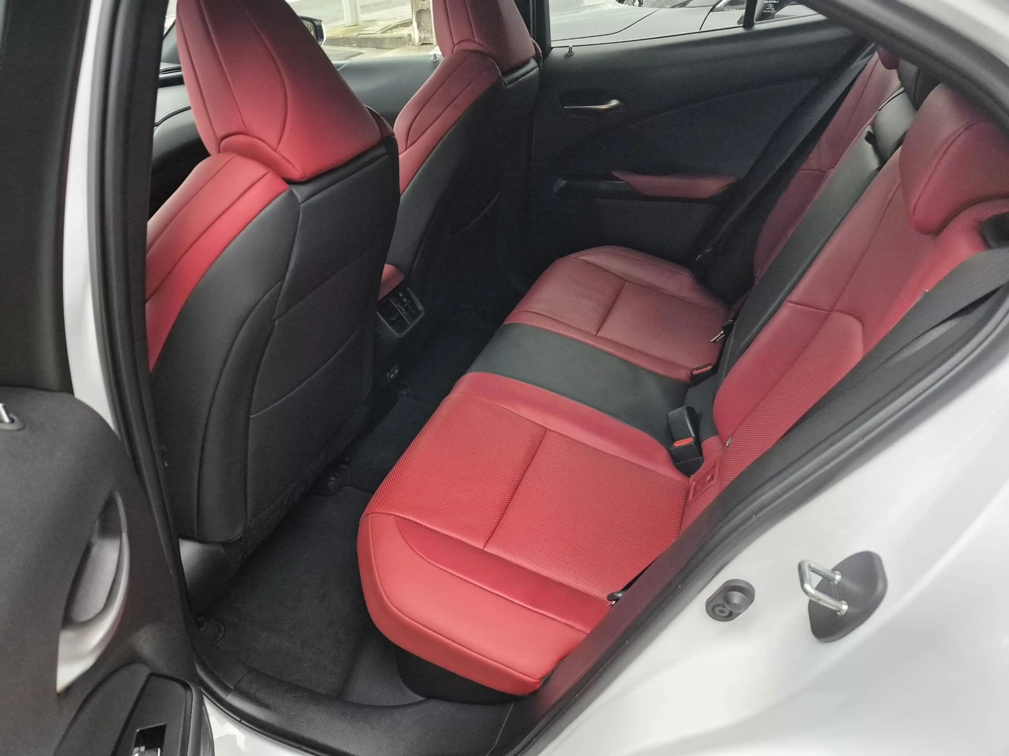 Lexus UX 250h AWD F-SPORT LINE +LEDER +Mark Levinson +360°Cam — photo 14