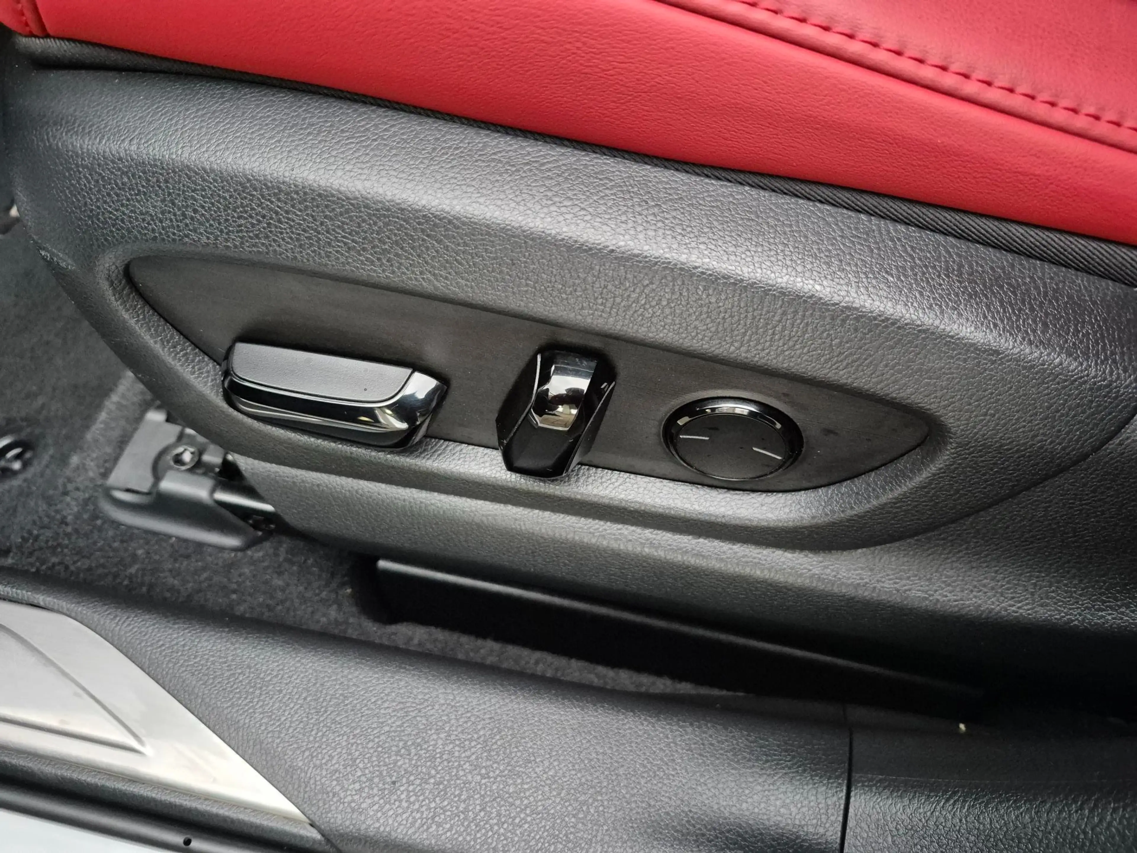 Lexus UX 250h AWD F-SPORT LINE +LEDER +Mark Levinson +360°Cam — photo 12