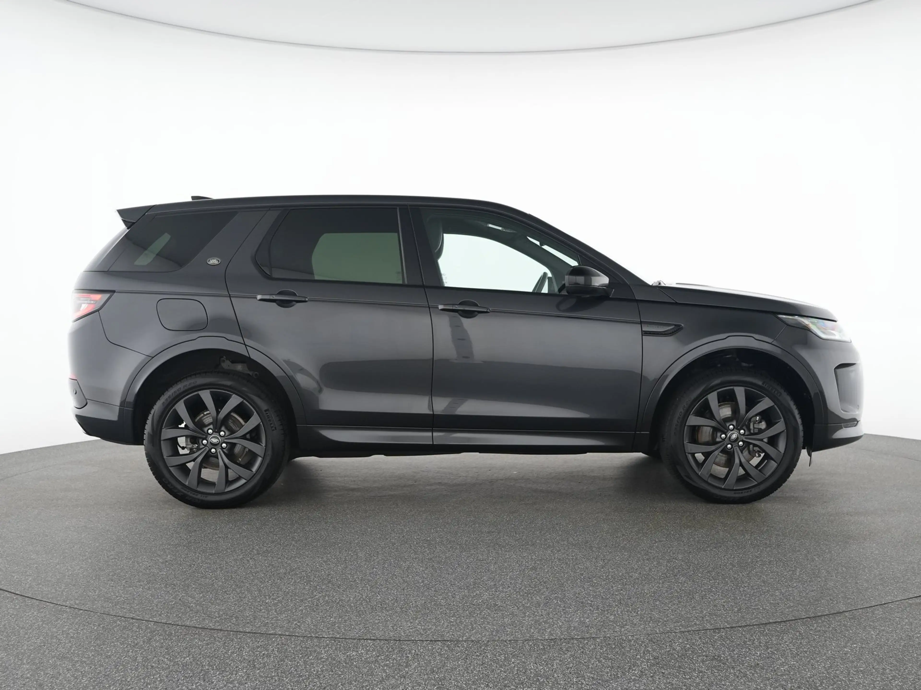 Land Rover Discovery Sport D200 R-Dynamic SE — photo 12