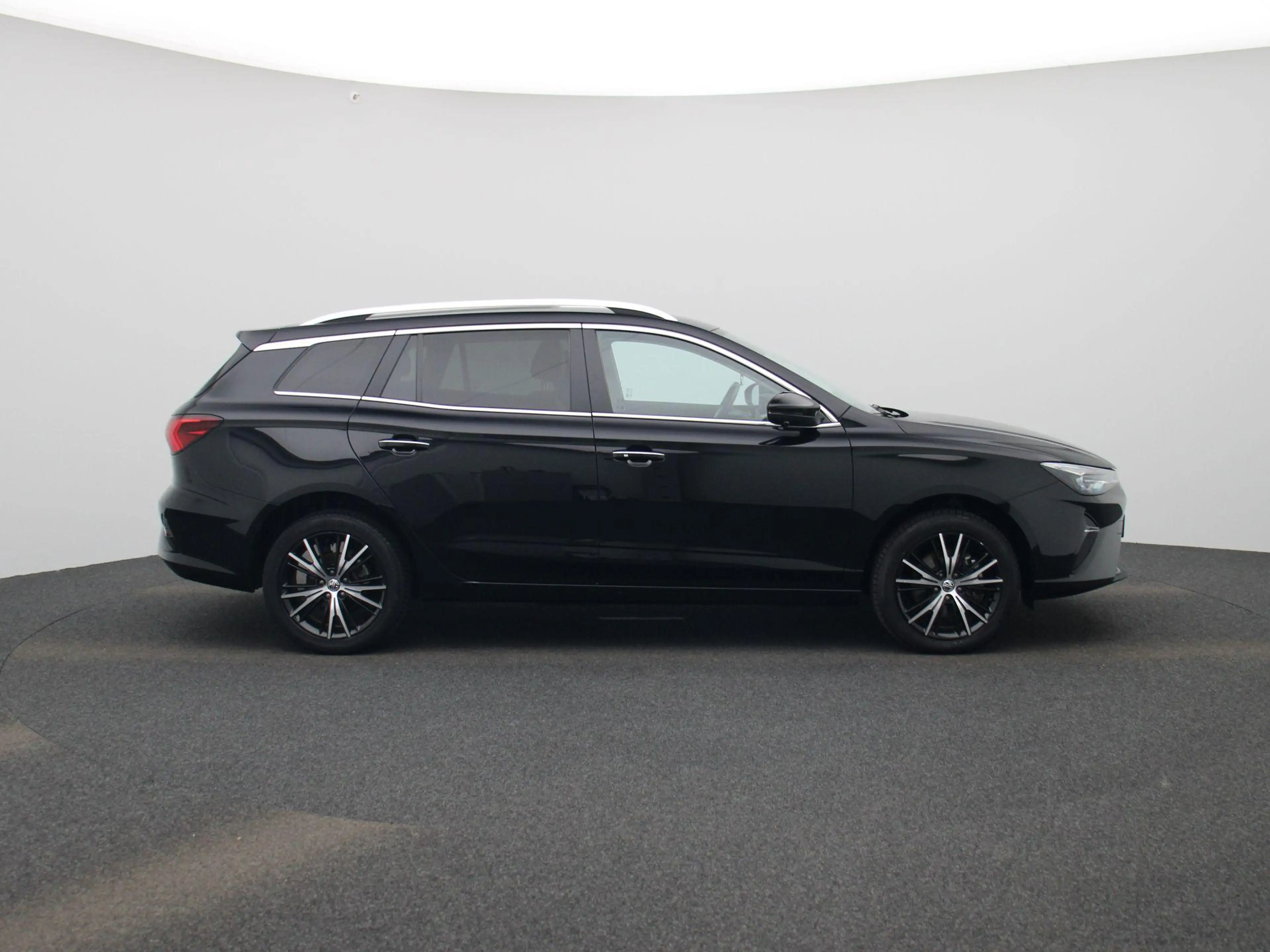 MG MG5 Long Range Luxury 61 kWh — photo 6