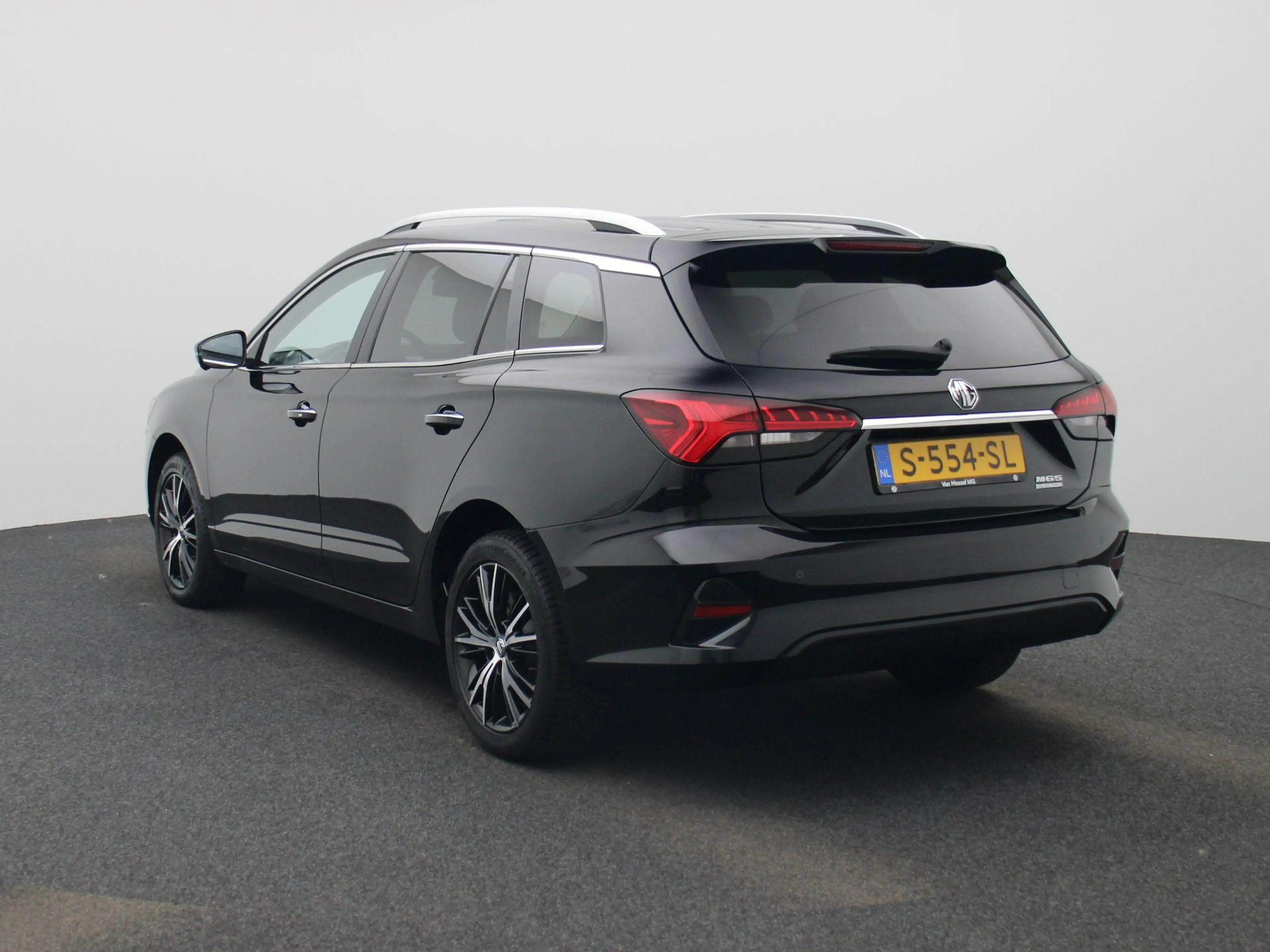 MG MG5 Long Range Luxury 61 kWh — photo 2