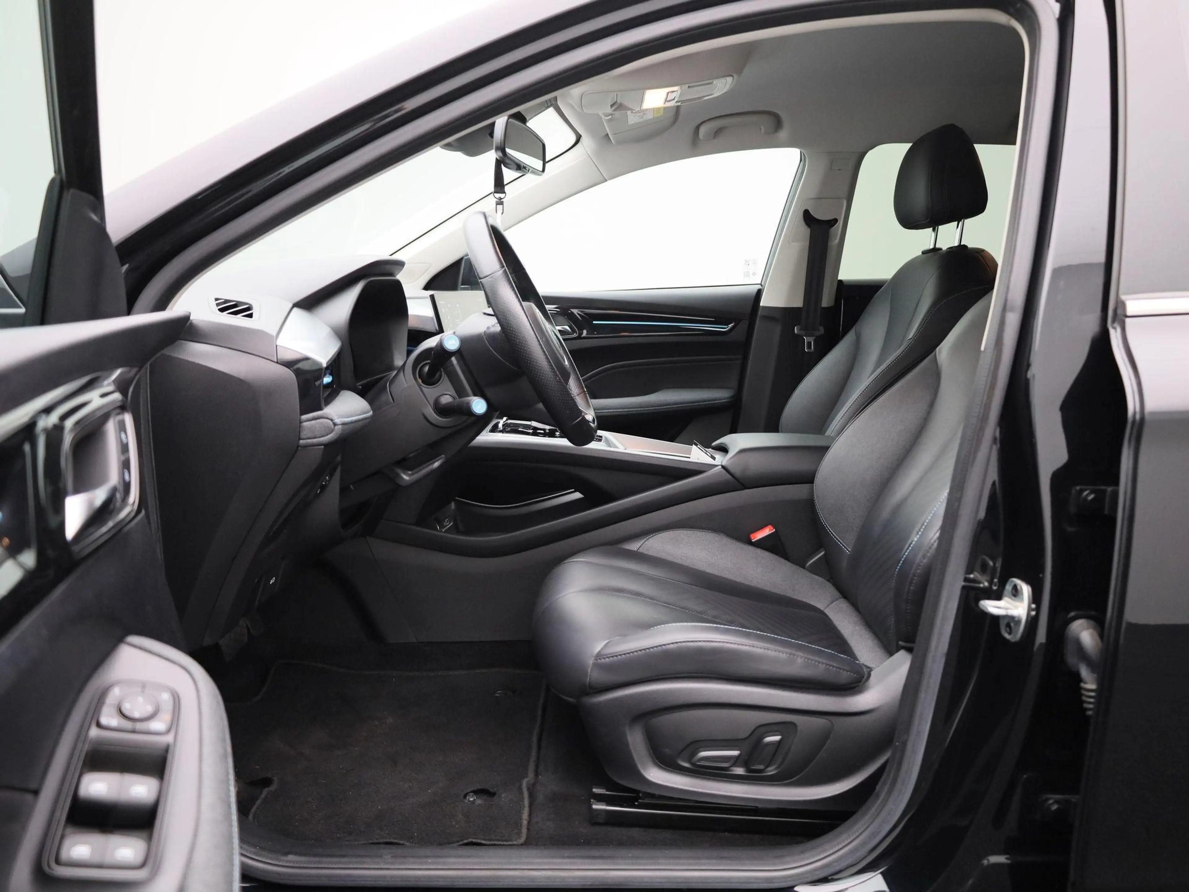 MG MG5 Long Range Luxury 61 kWh — photo 11