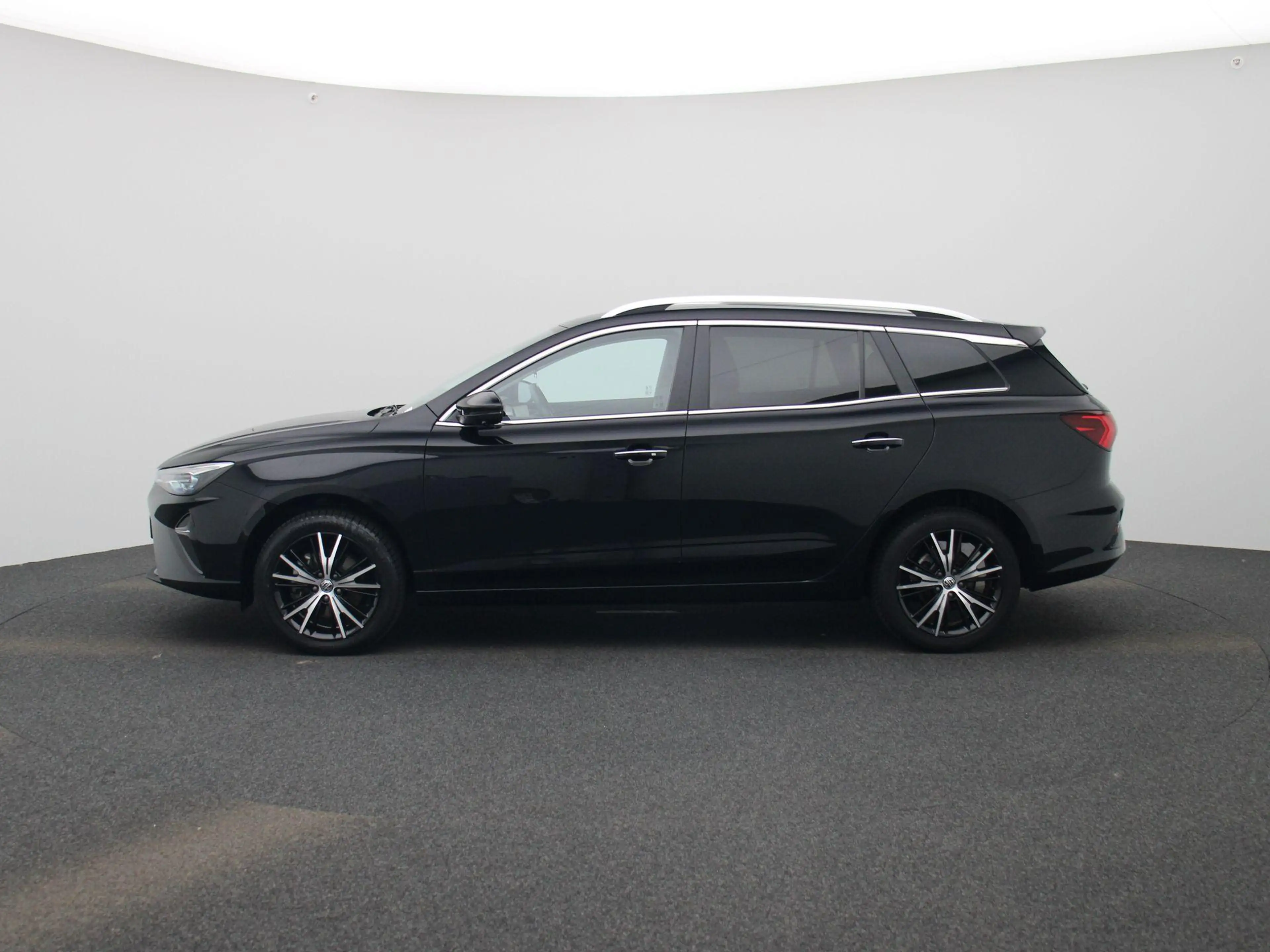 MG MG5 Long Range Luxury 61 kWh — photo 4