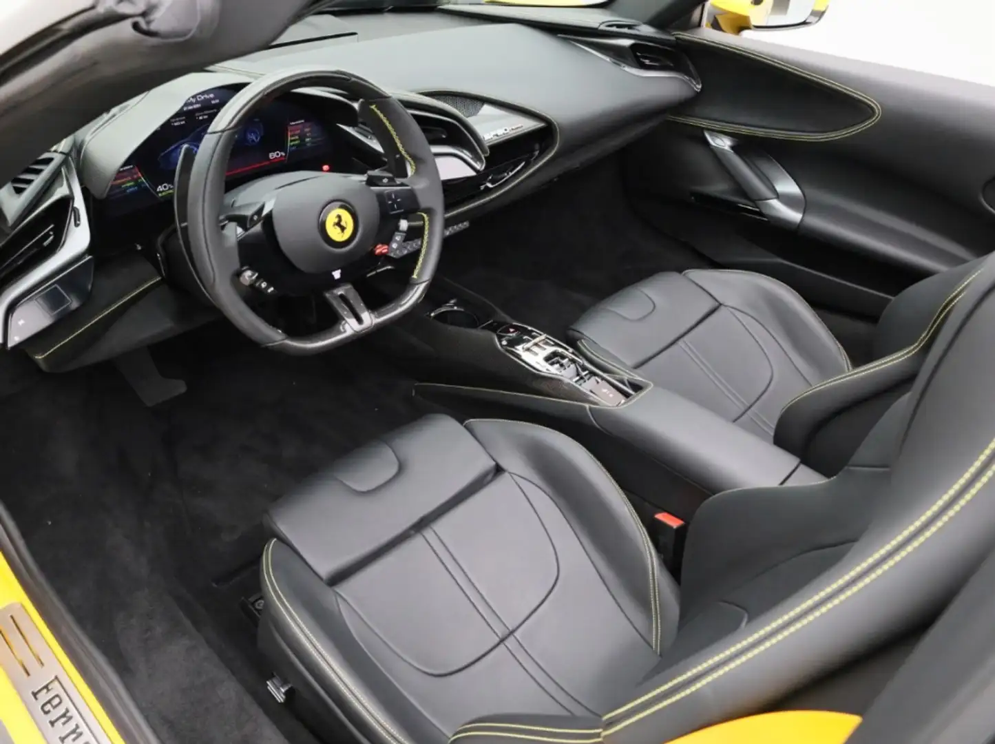 Ferrari SF90 Spider Amarillo - 2