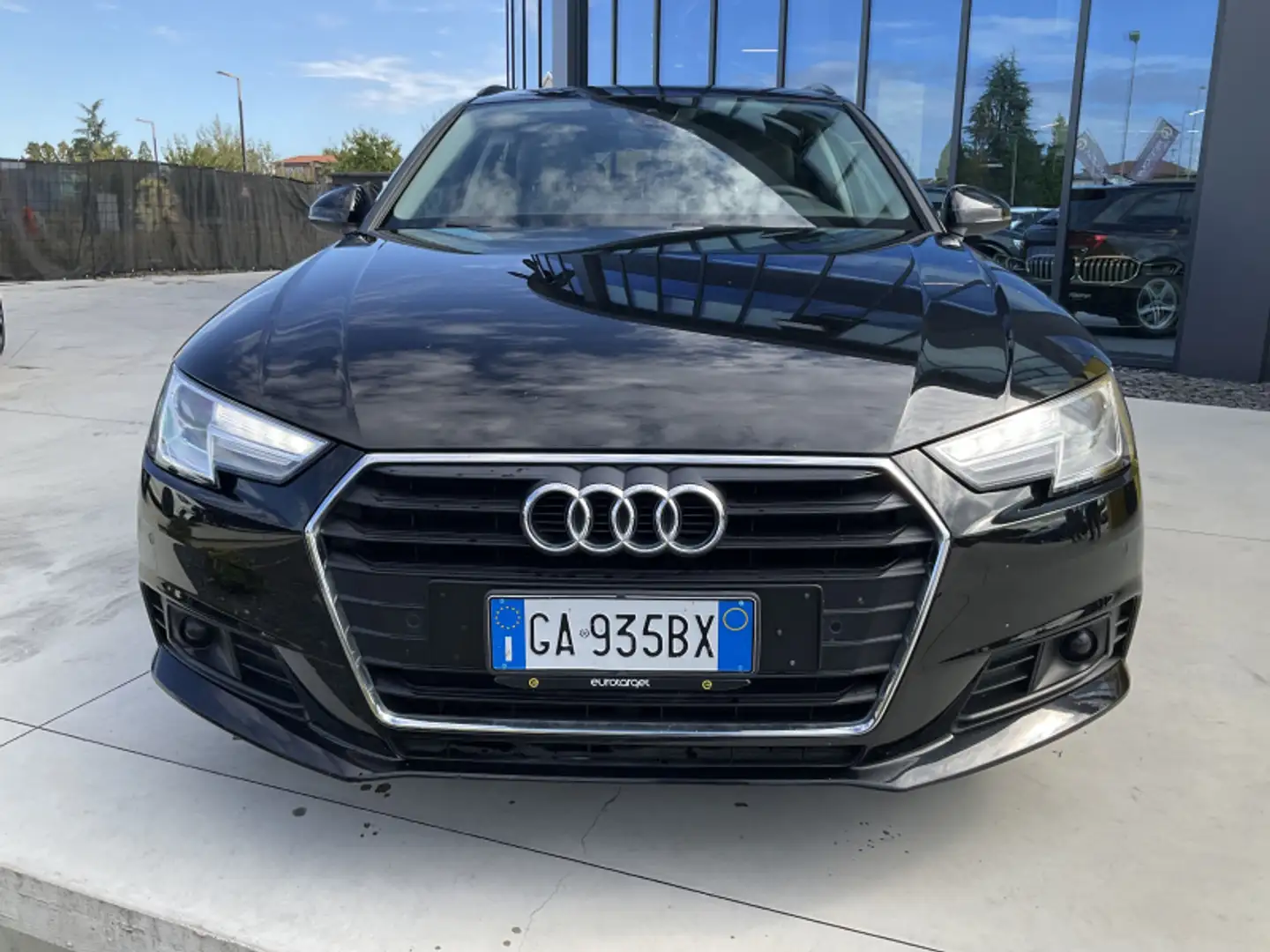 Audi A4 Avant 2.0 TDI 150 CV ultra S tronic Sport Zwart - 2