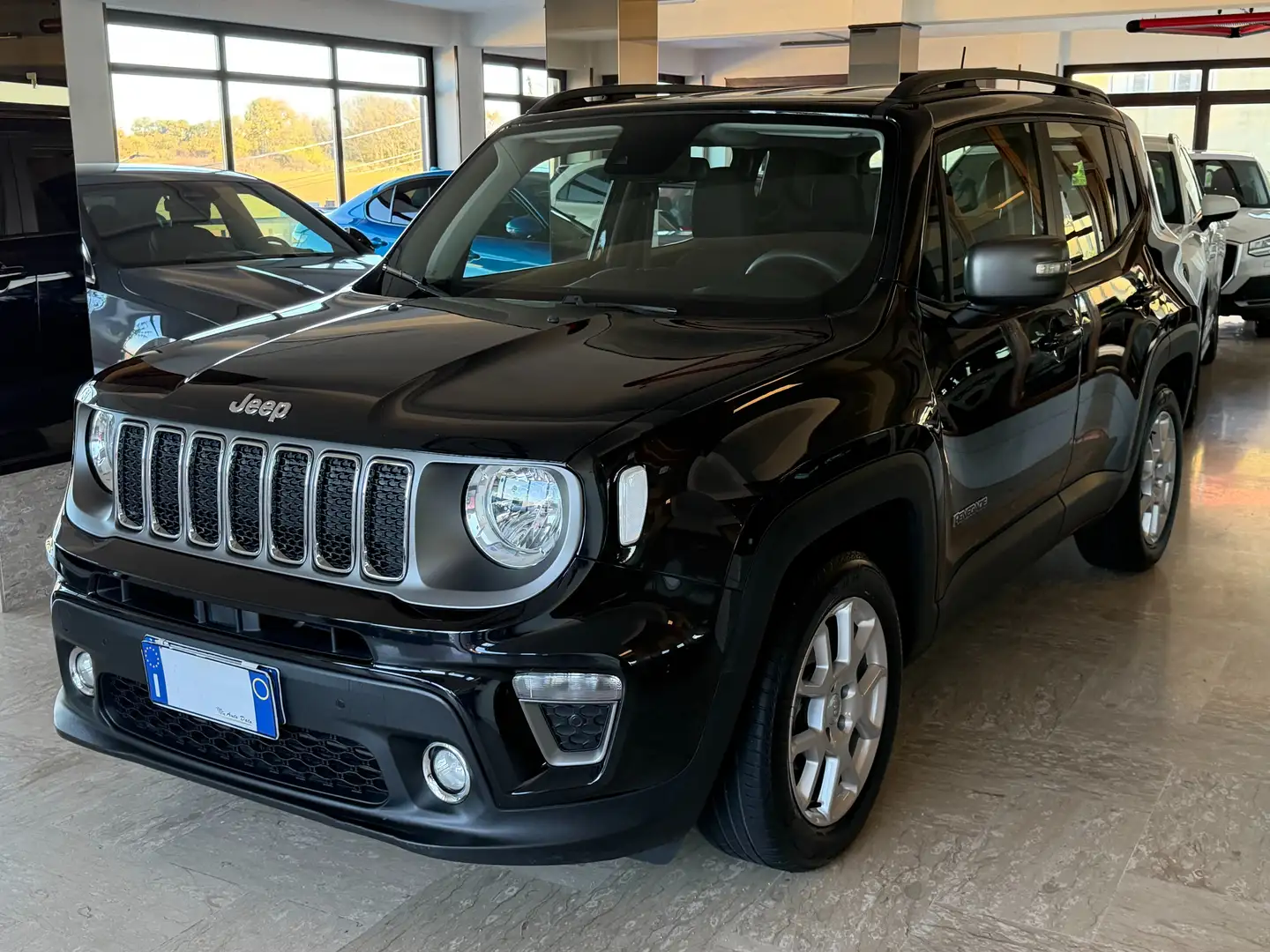 Jeep Renegade 2WD 1.6 M.JET 130 cv. LIMITED Negro - 2
