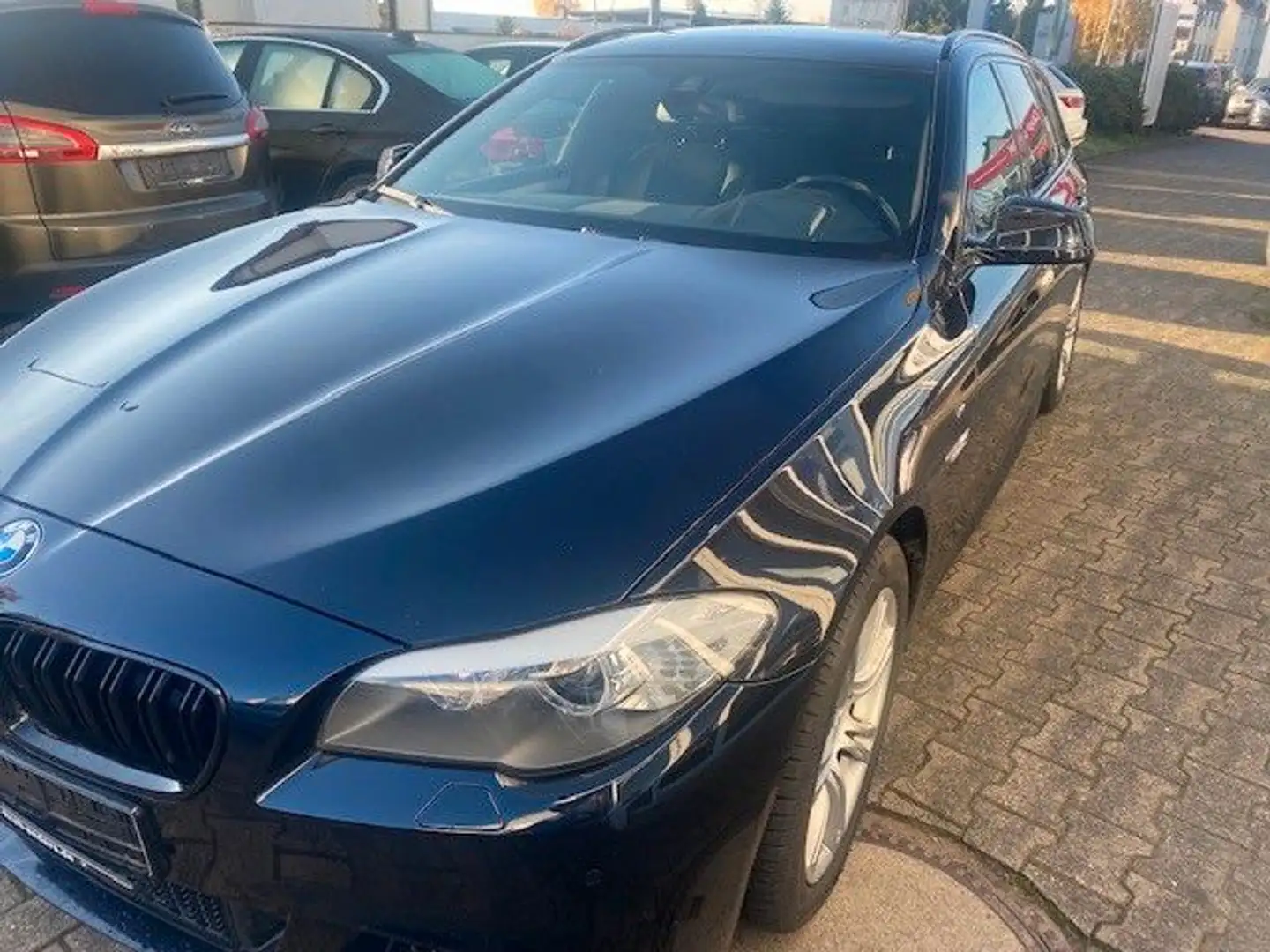 BMW 525 5 Touring M-Paket Schwarz - 2