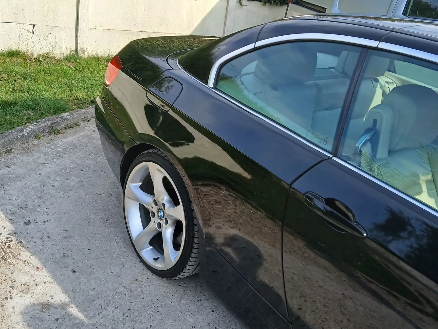 BMW 330 Cab 330d Luxe A Noir - 1