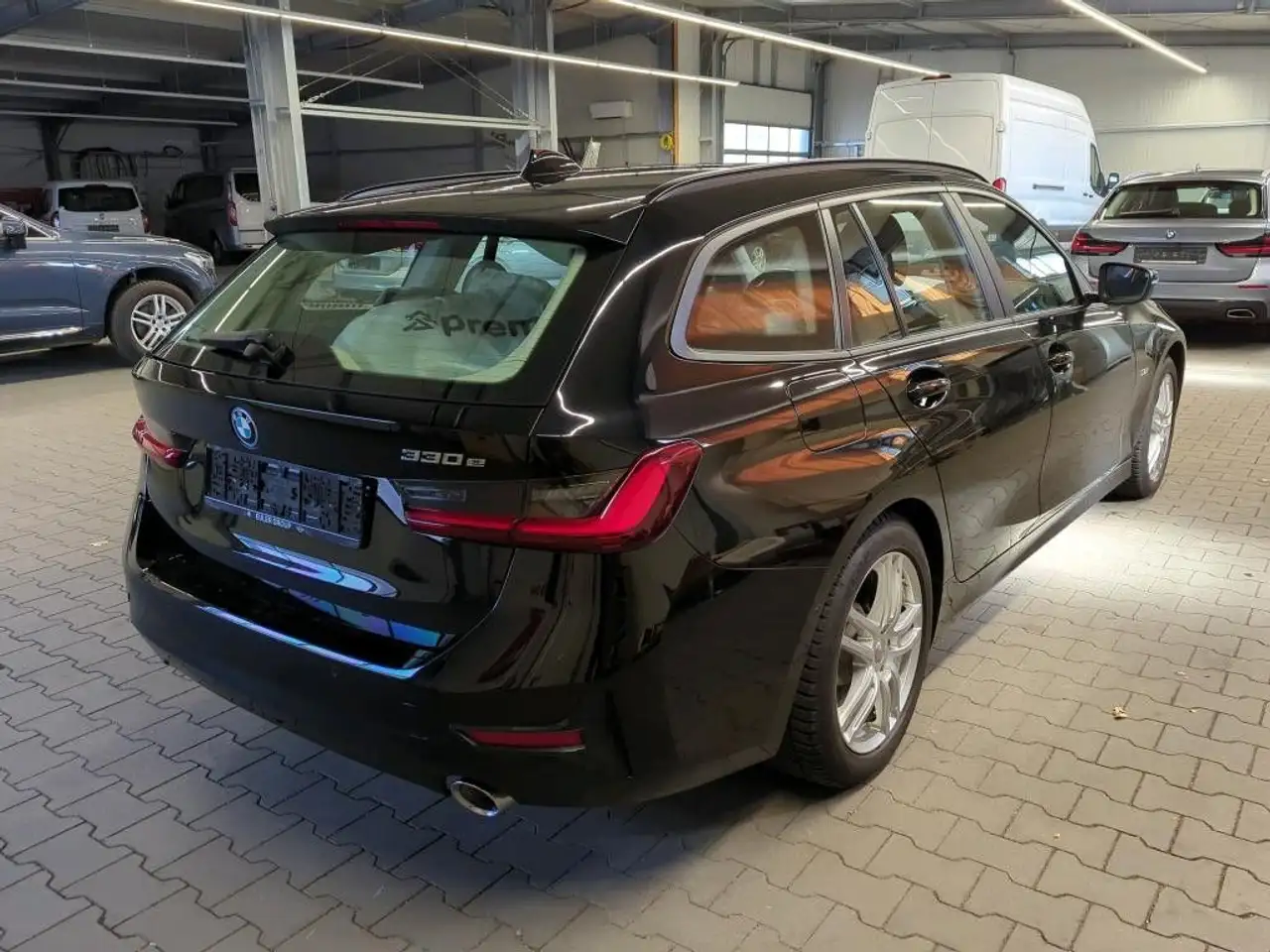 BMW 330 e Advantage AHK*LiveCP*LED*Navi+*DAB*Spur 3