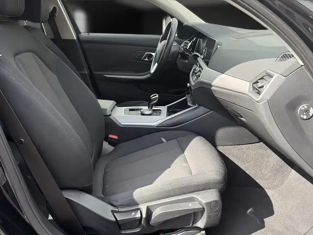 BMW 3 Series view 13