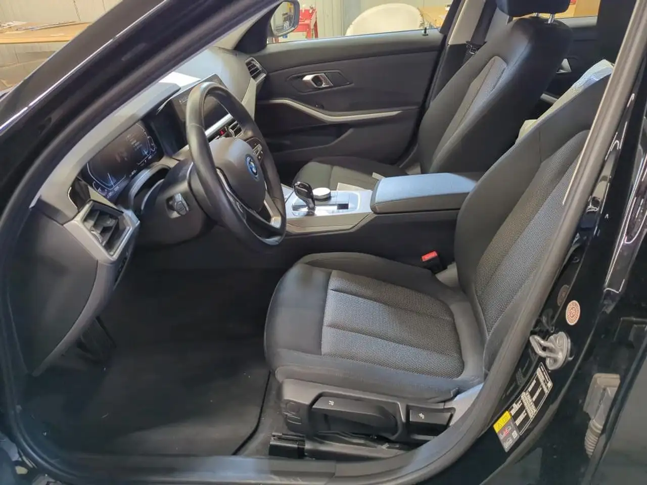 BMW 330 e Advantage AHK*LiveCP*LED*Navi+*DAB*Spur 5