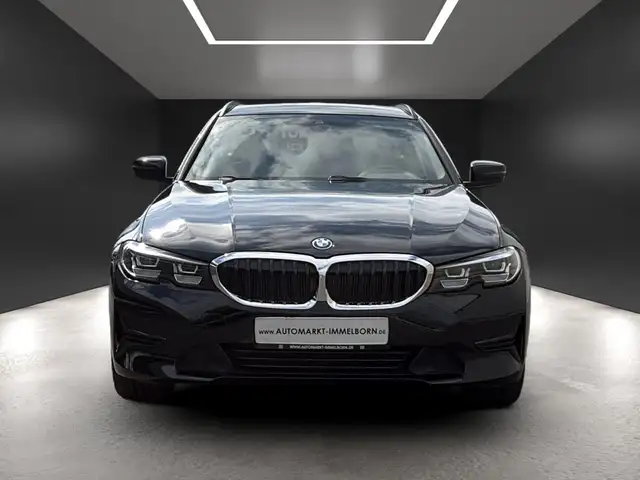 BMW 3 Series view 8