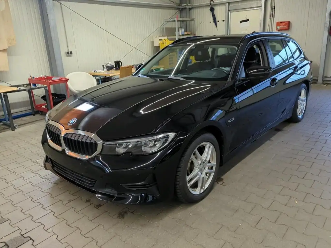 BMW 330 e Advantage AHK*LiveCP*LED*Navi+*DAB*Spur 2