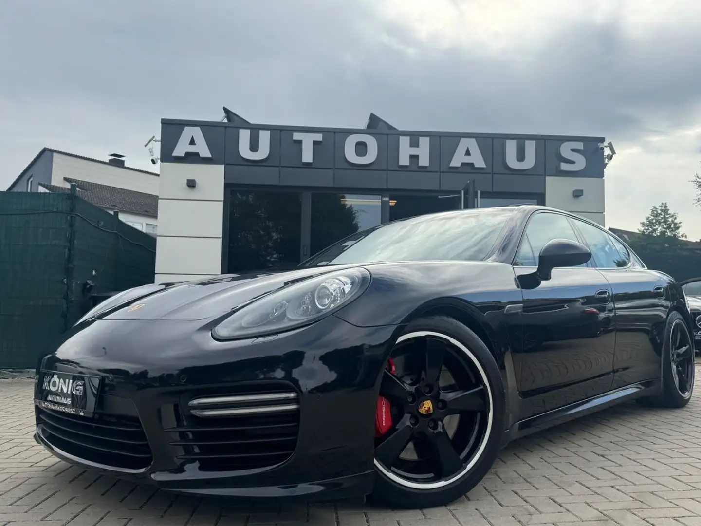 Porsche Panamera GTS Sport-Chrono*AGA*20"*BOSE* Schwarz - 1