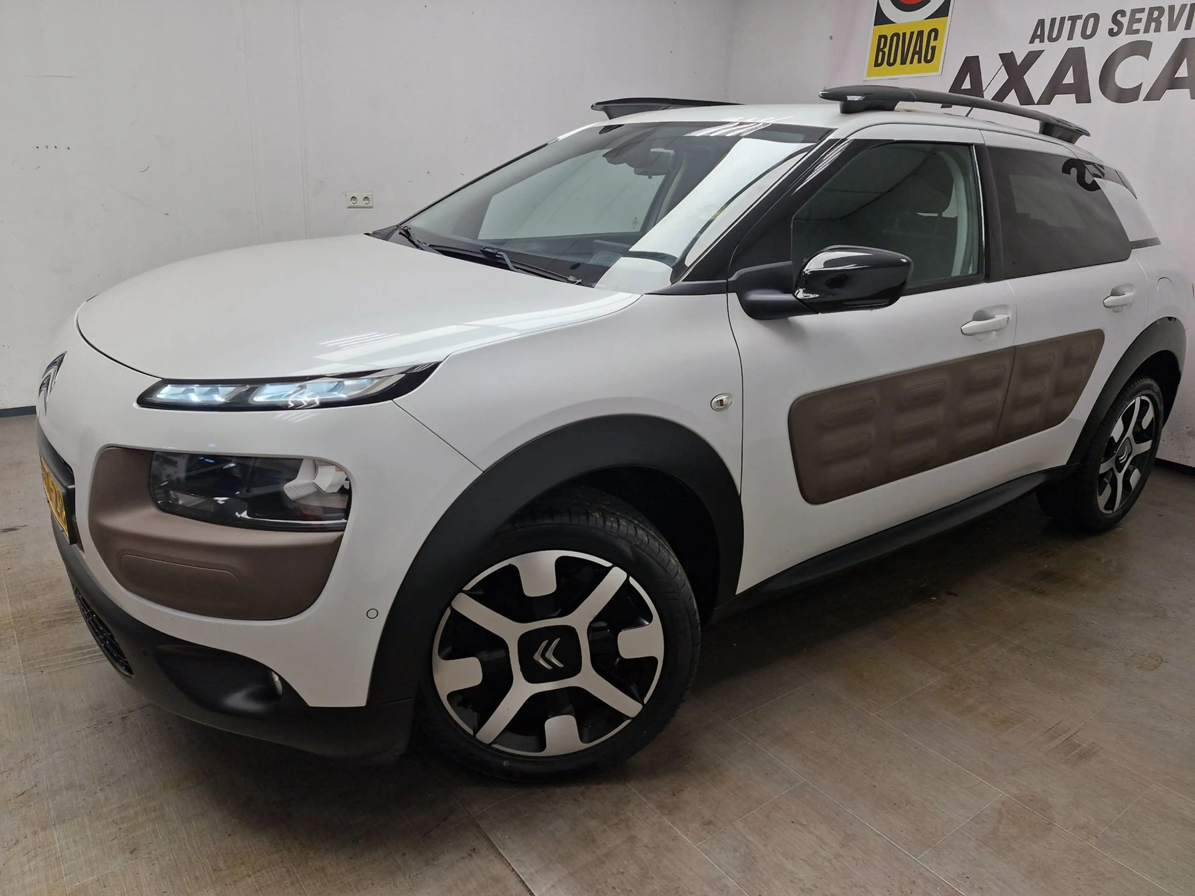 Citroen C4 Cactus 1.2 e-VTi Shine GARANTIE ! AIRCO ! NIEUWE APK ! NA — photo 2
